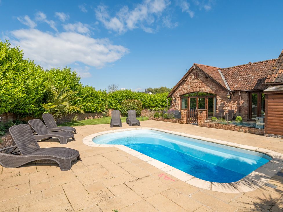 Cottage ∙ 8 Bedrooms ∙ 16 Guests - Watchet