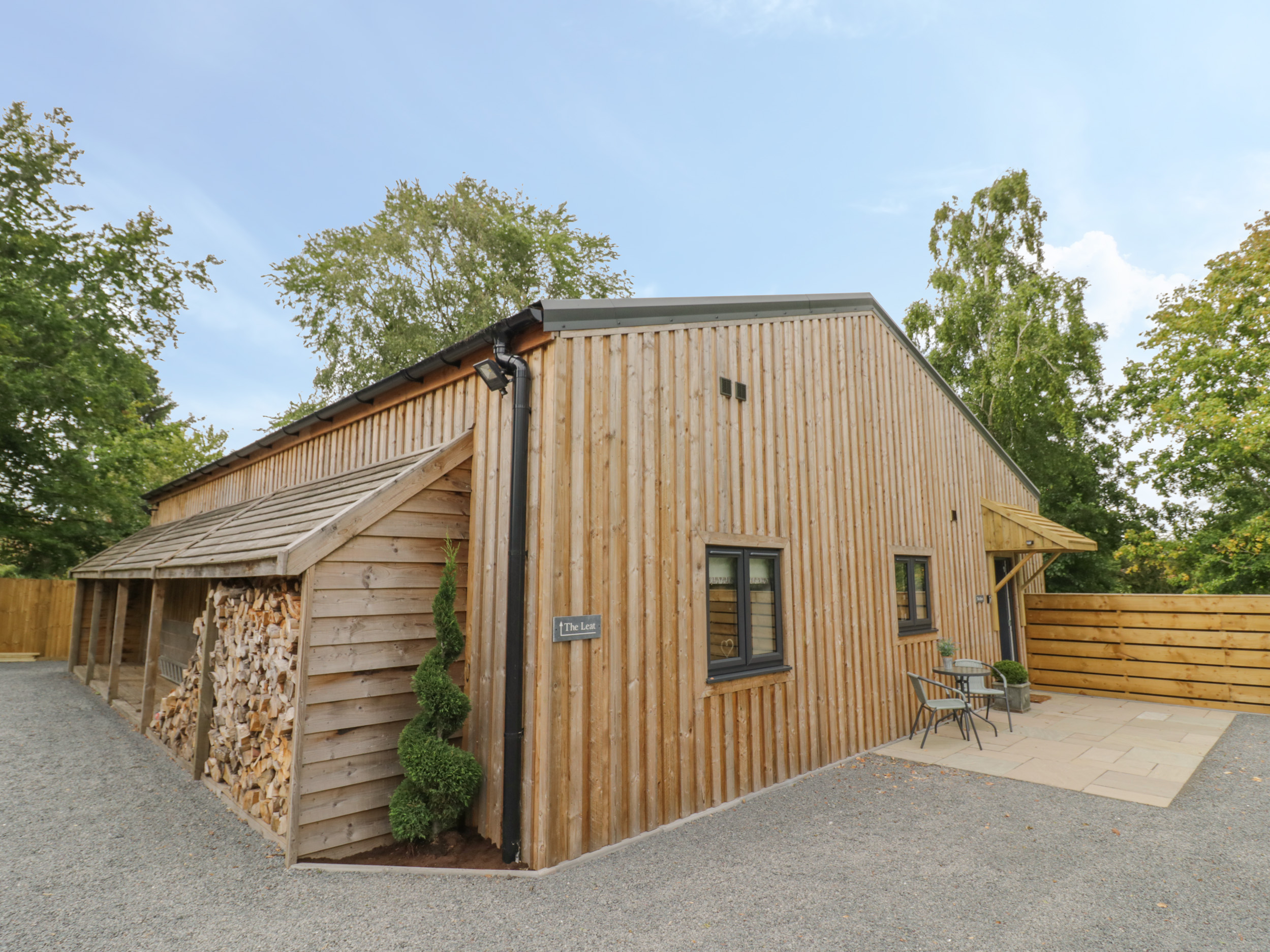Holiday cottage, Hanbury (The Barn)