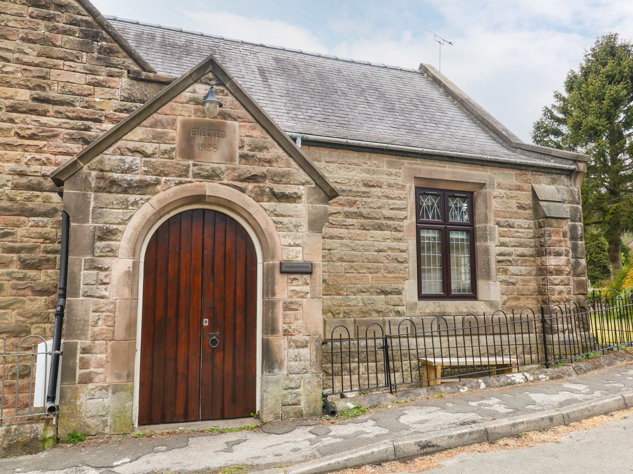 Holiday cottage in Winster, Derbyshire - Photo 2