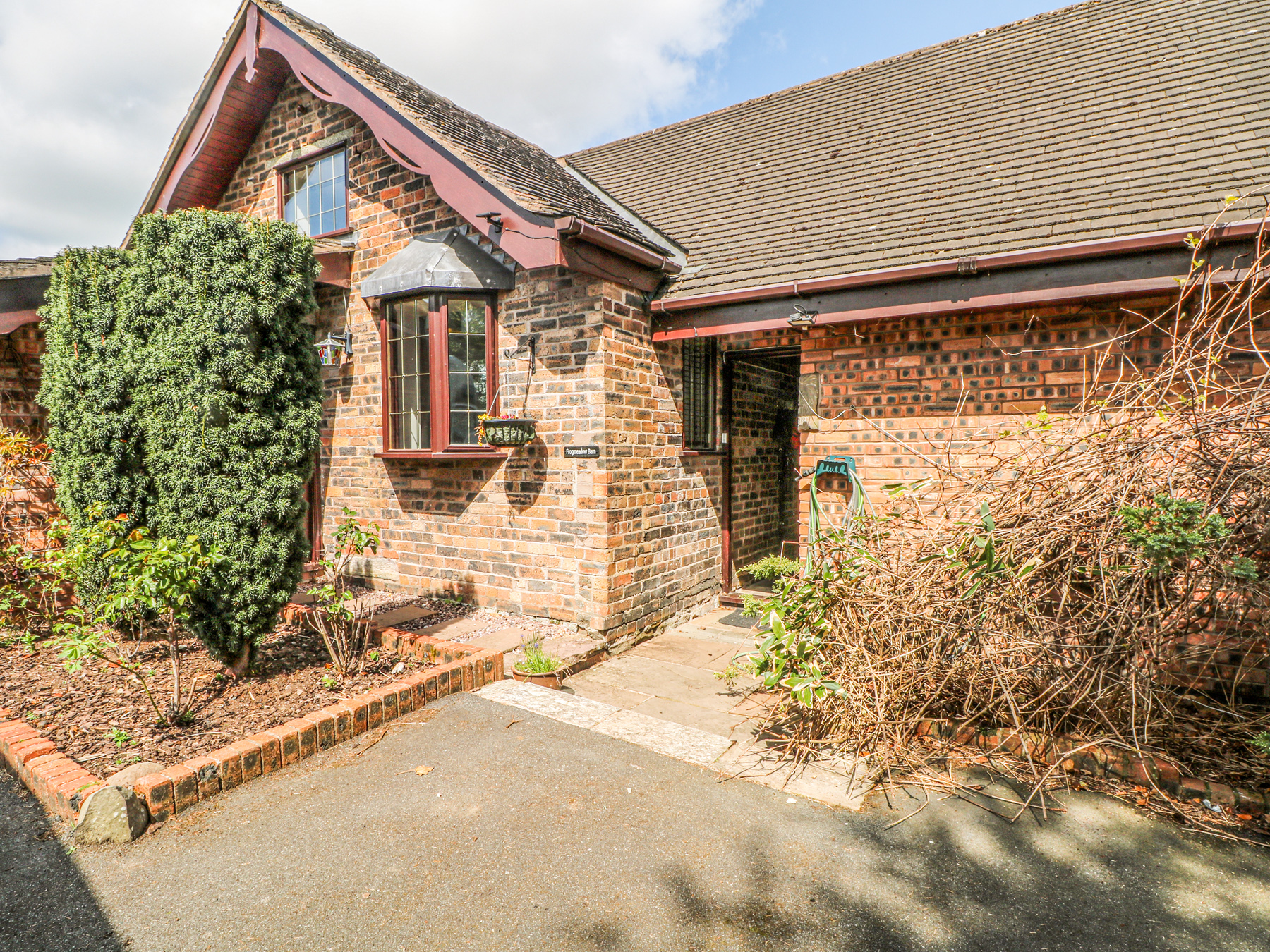 Holiday cottage, Biddulph (Frog Meadow Barn)