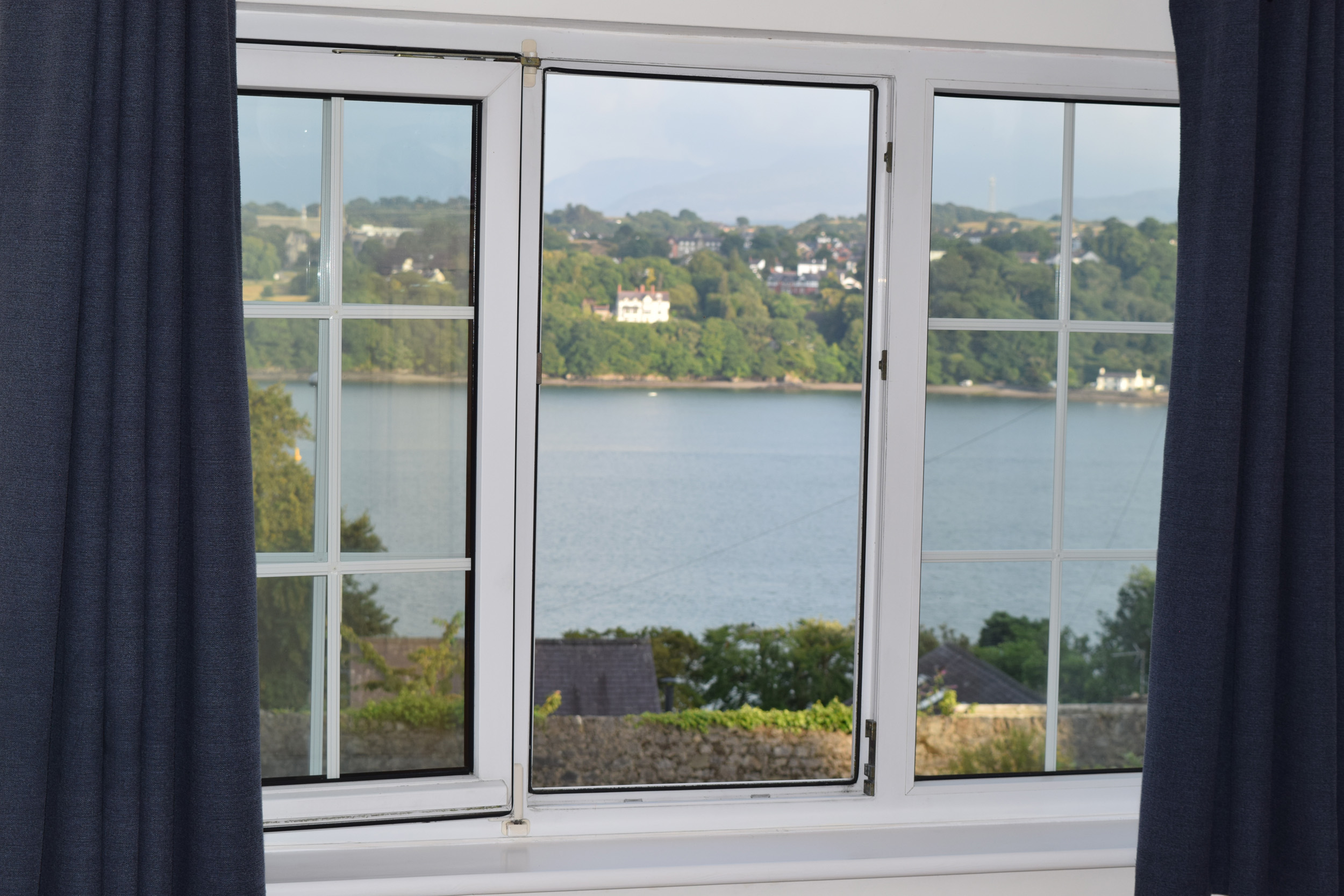 Holiday cottage, Menai Bridge ()