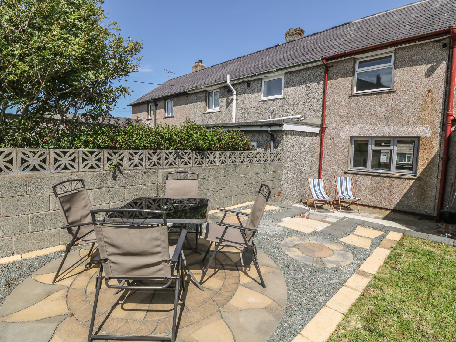 7 Maes Llewelyn, Aberffraw Beach Stays
