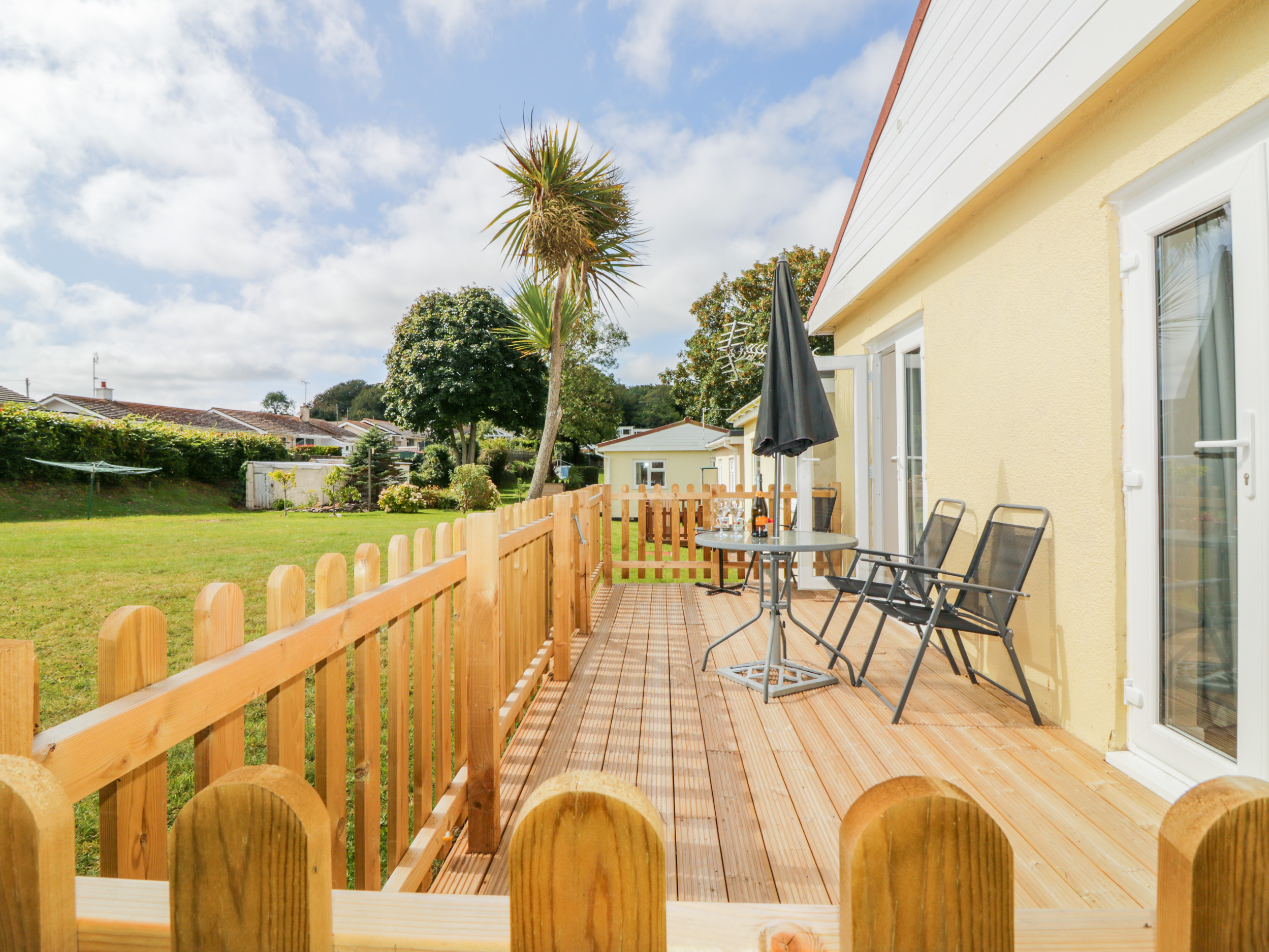 Pebble Cove, Brixham Beach Stays