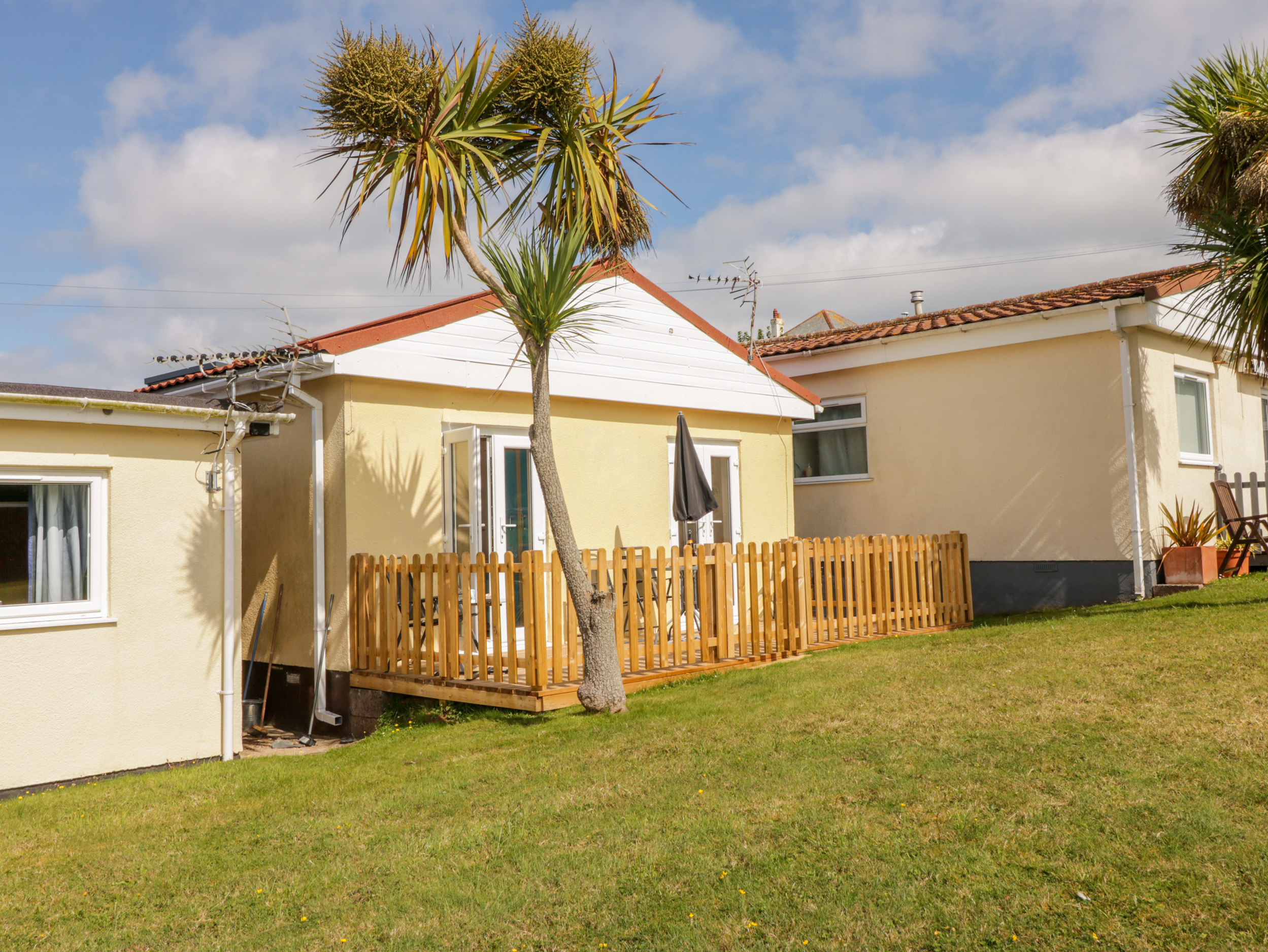 Pebble Cove, Brixham Beach Stays