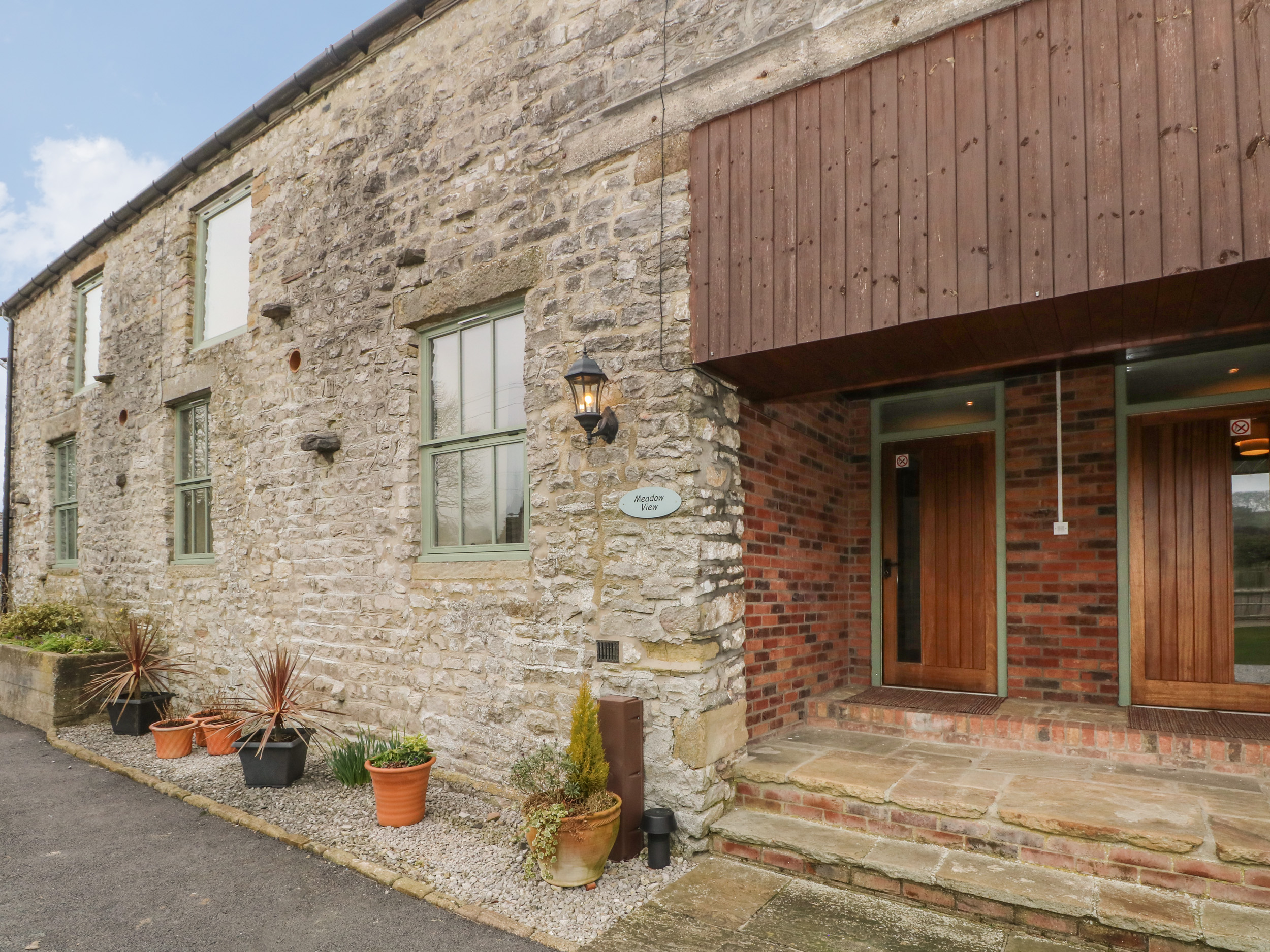 Holiday cottage in Buxton, Derbyshire - Photo 2