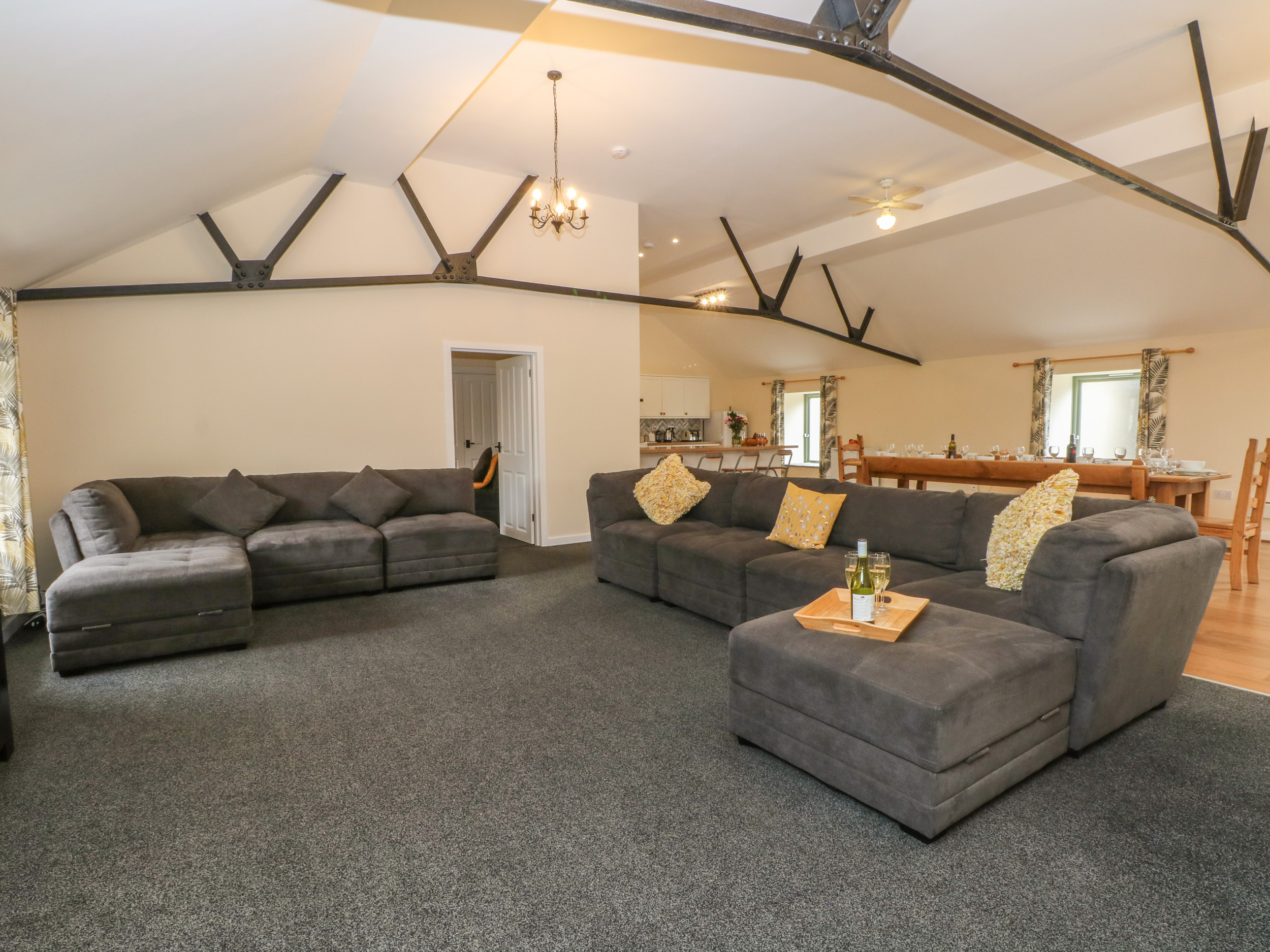 Holiday cottage in Buxton, Derbyshire - Photo 4