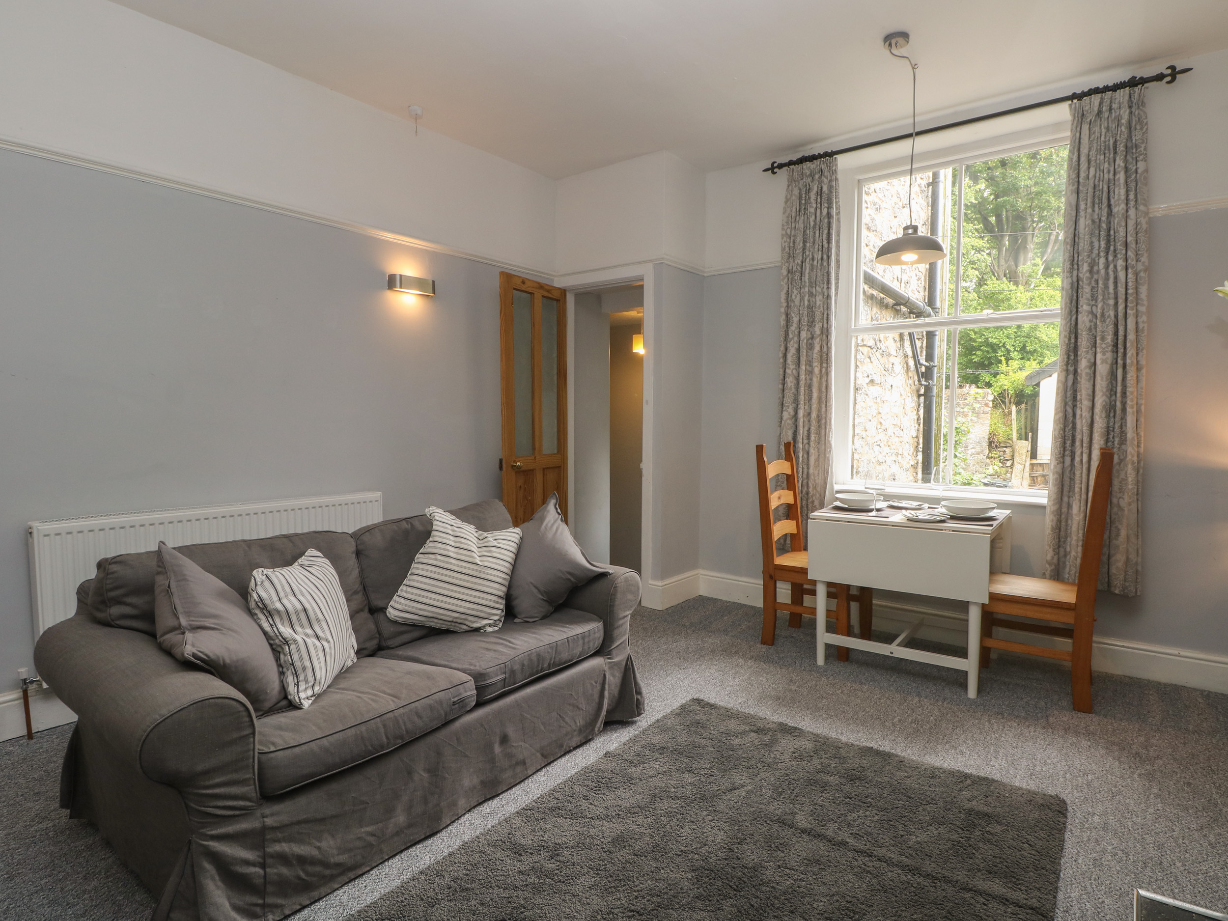 Holiday cottage in Buxton, Derbyshire - Photo 3
