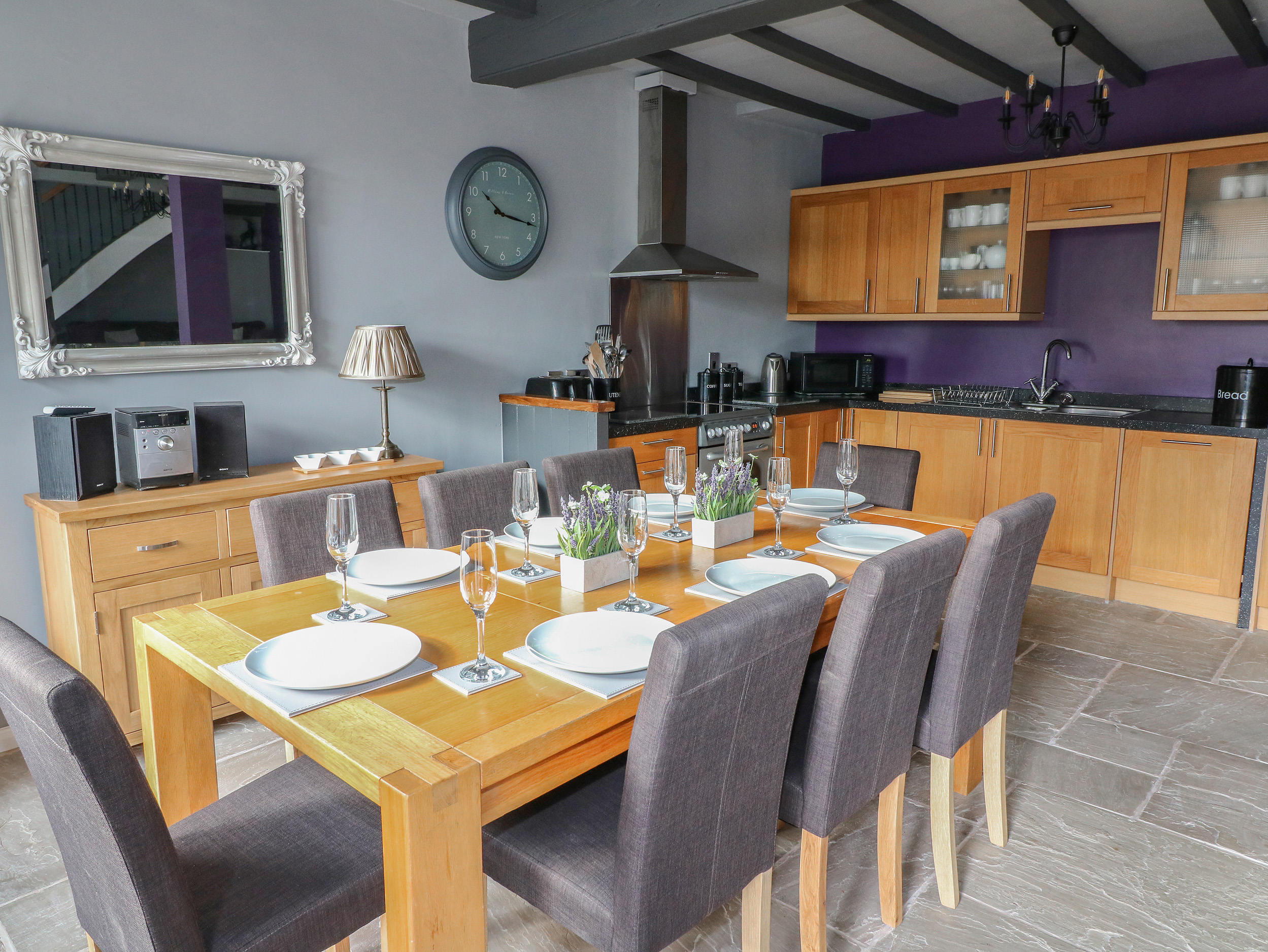 Holiday cottage in Ashbourne, Derbyshire - Photo 7