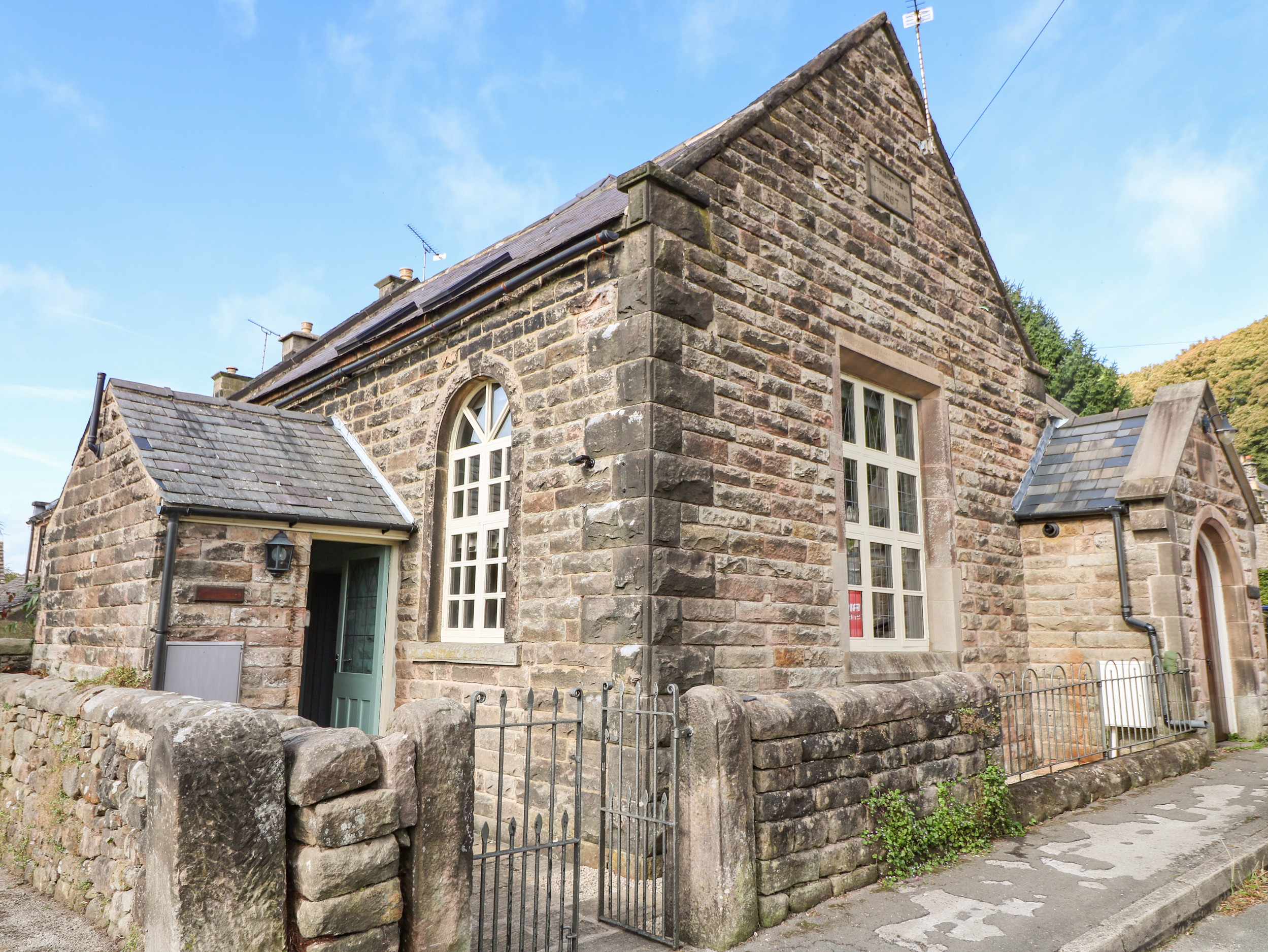 Holiday cottage in Birchover, Derbyshire - Photo 2