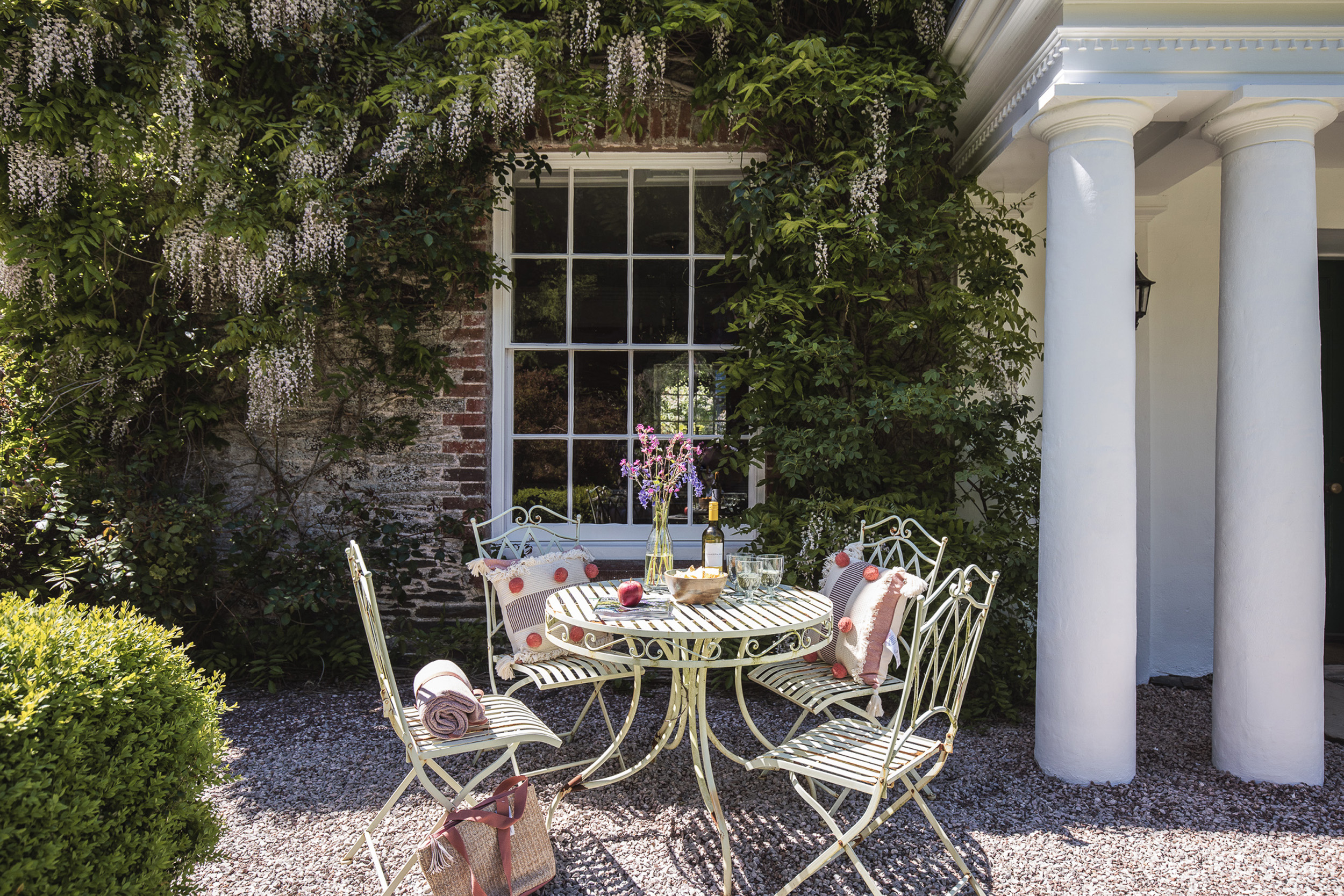 Gitcombe House - Sleeps 13