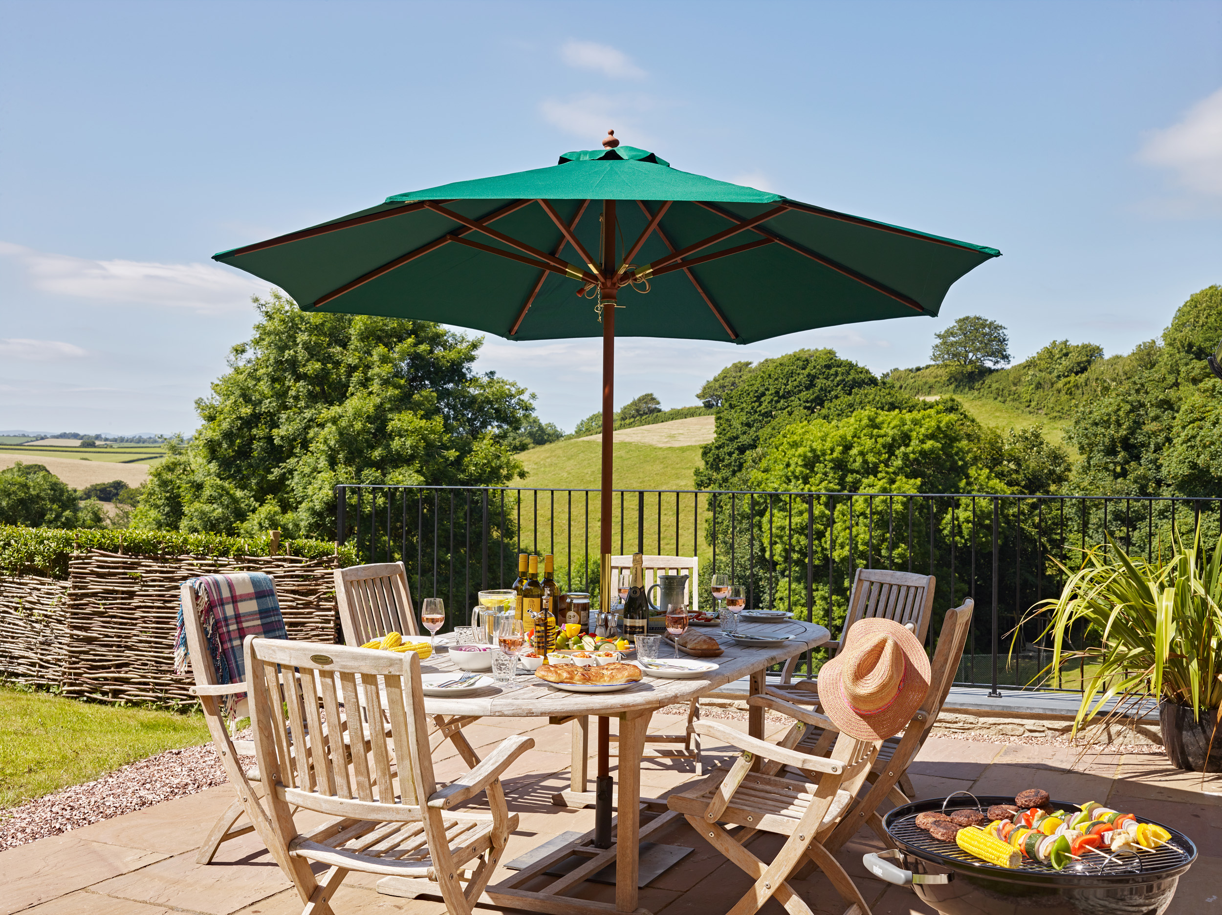 Gitcombe House - Sleeps 13