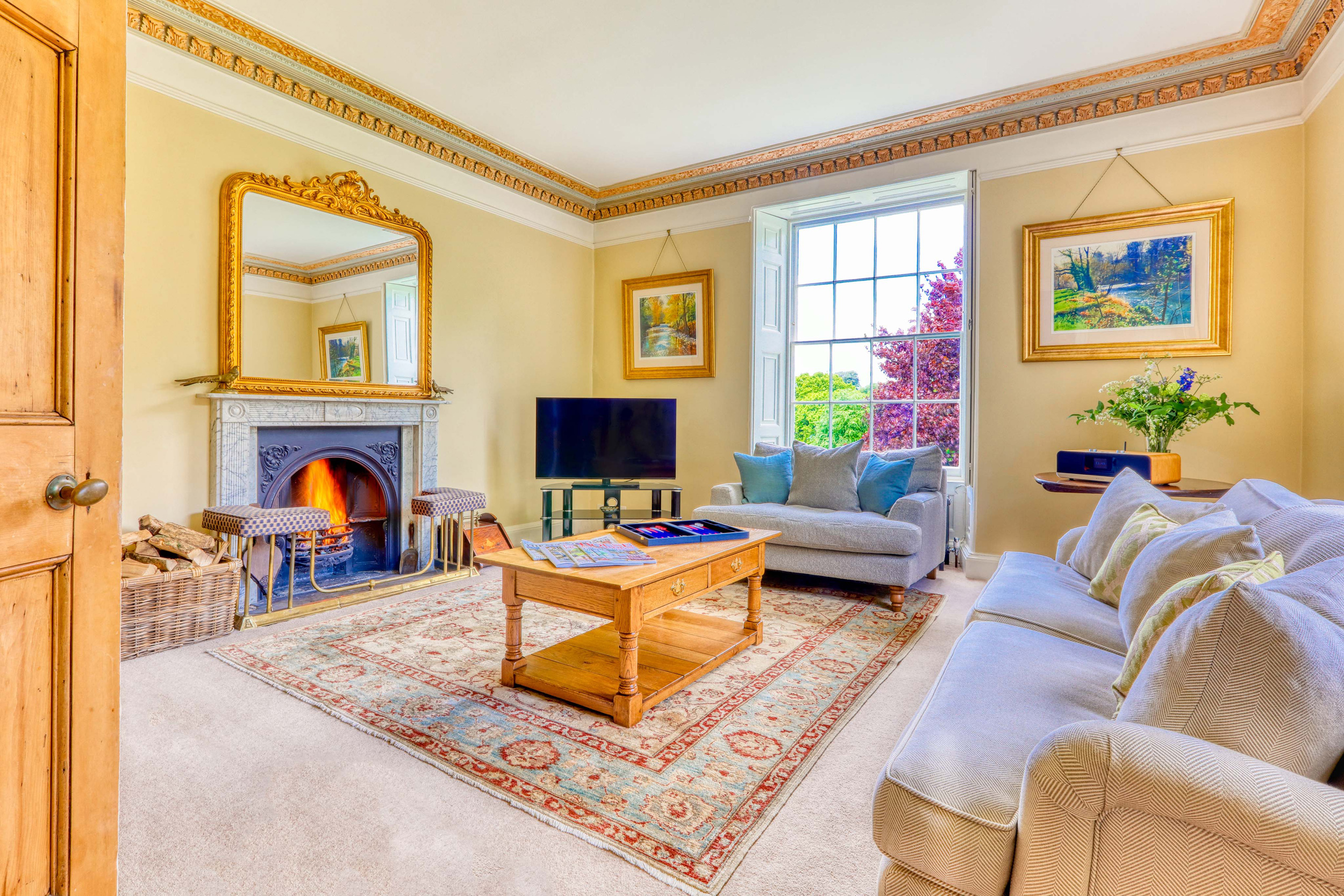 Gitcombe House - Sleeps 13