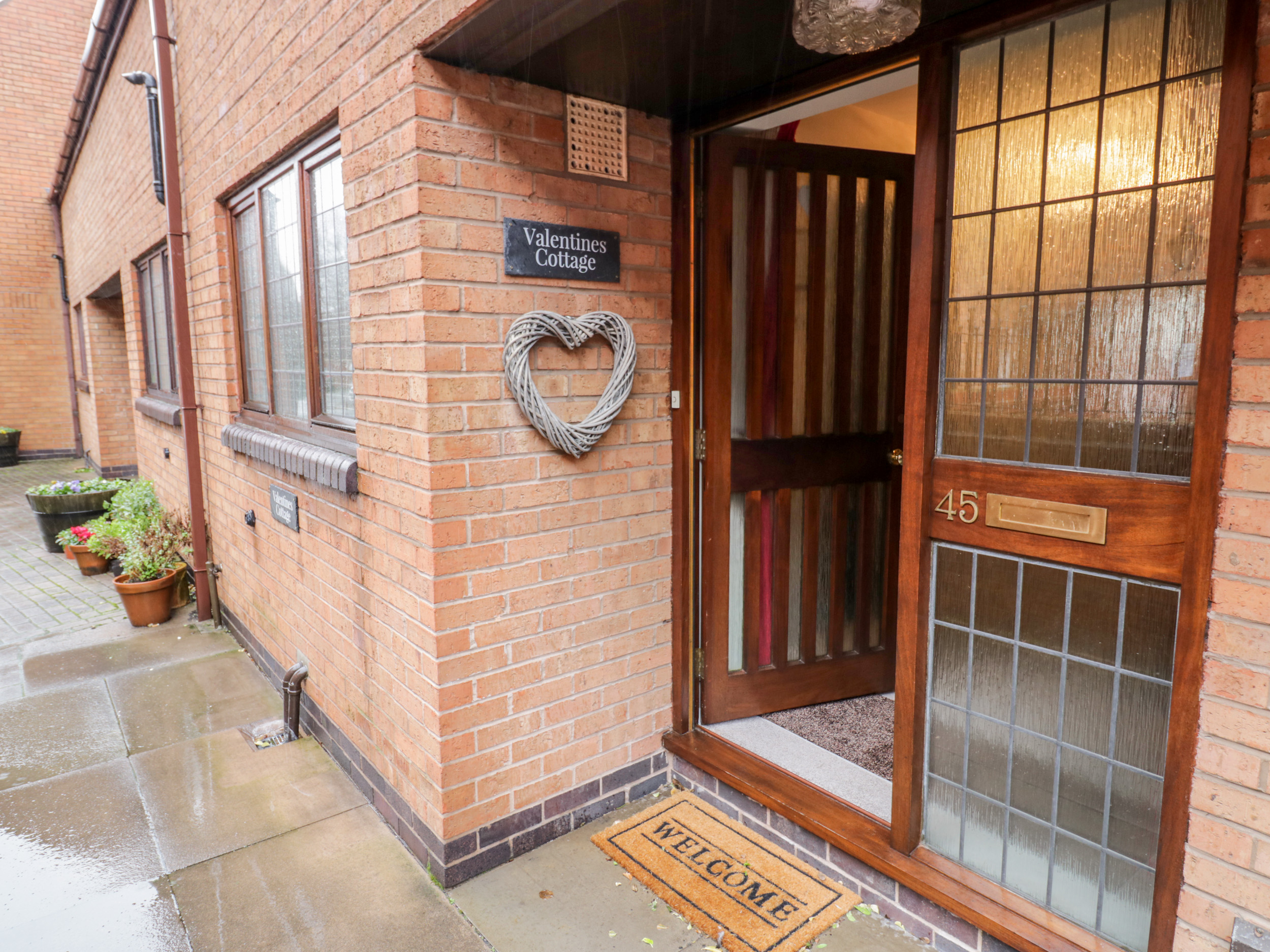 Holiday cottage, Stratford-upon-Avon (Valentines Cottage)