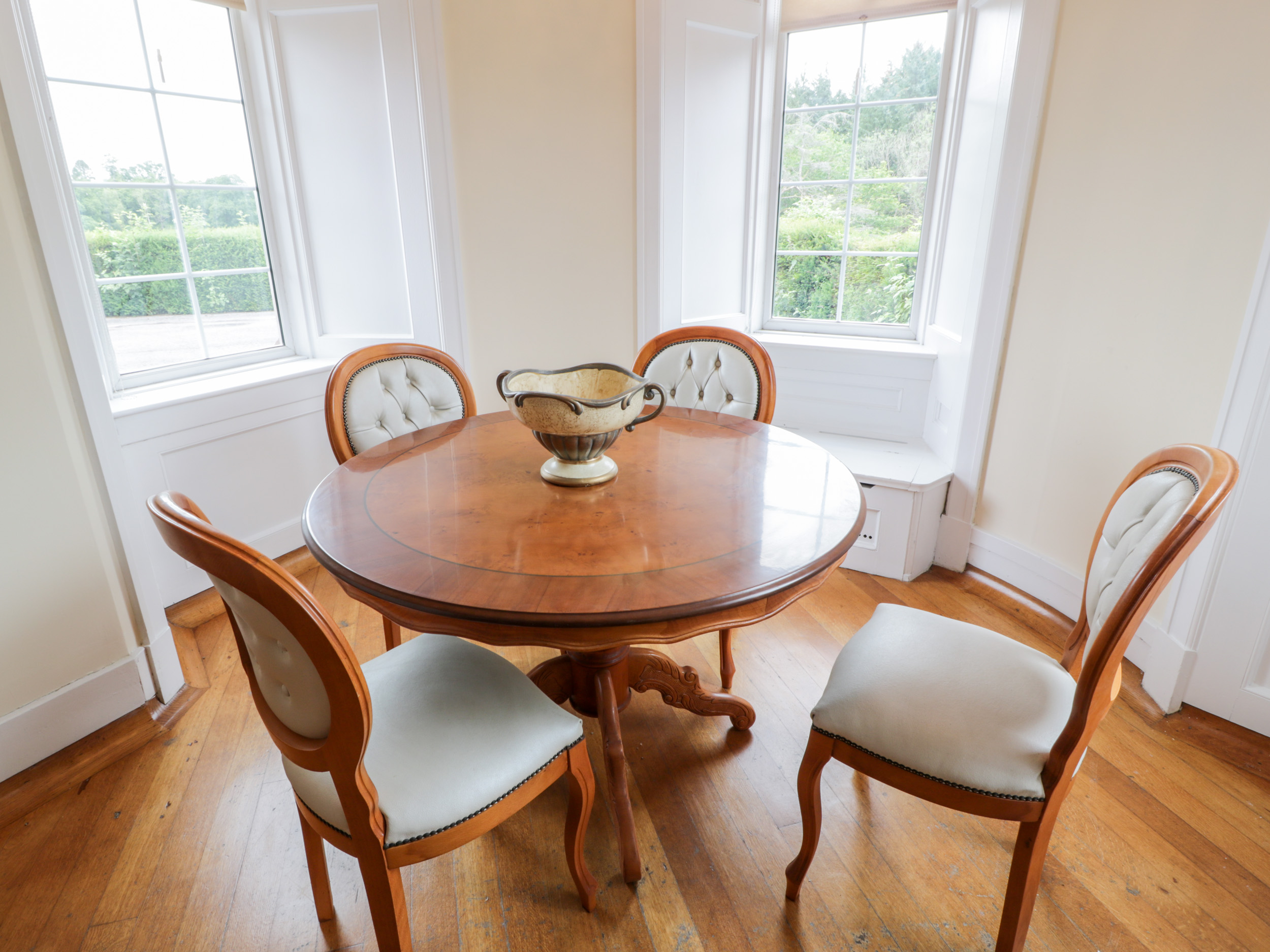 Auchentroig House - Sleeps 12