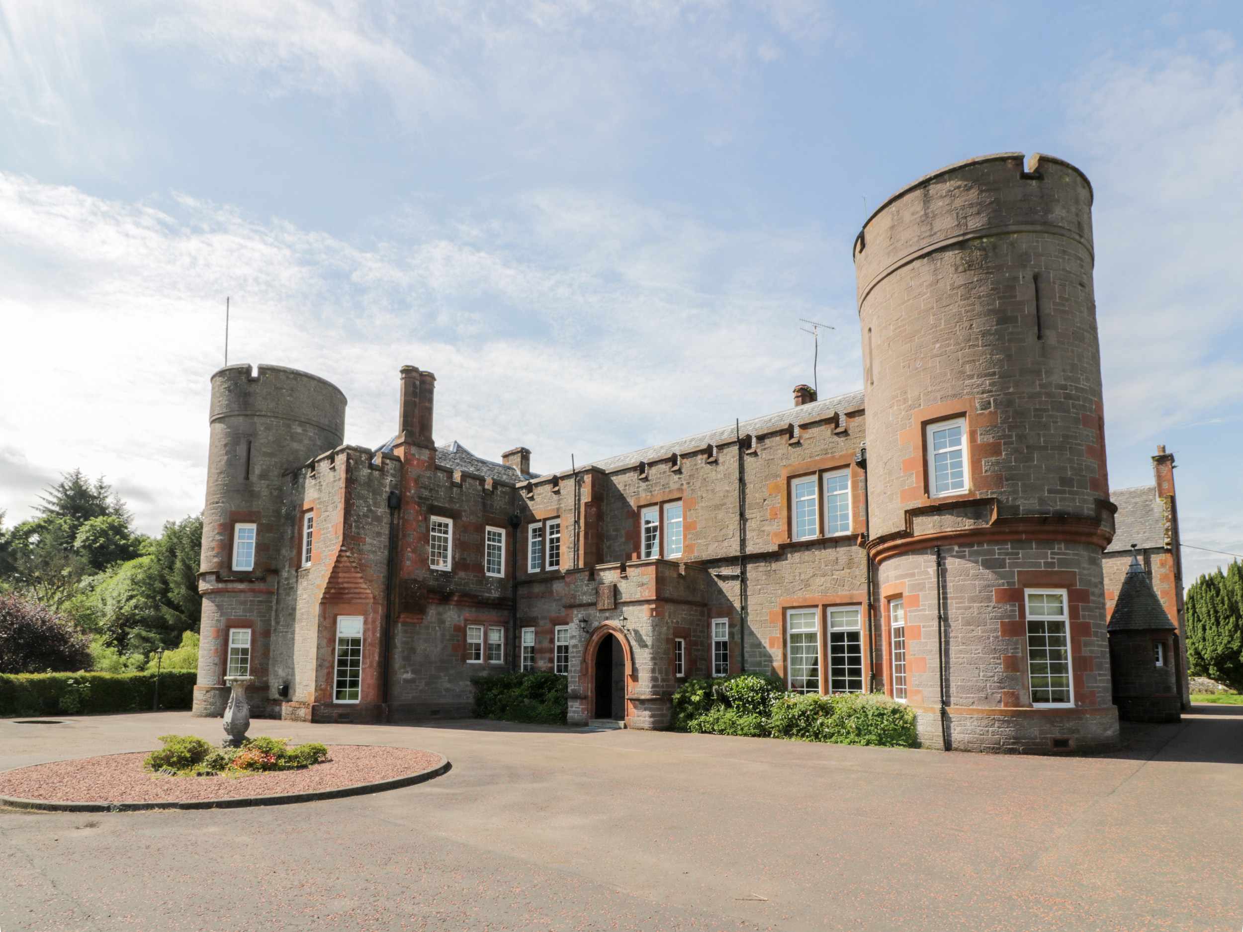 Auchentroig House - Sleeps 12