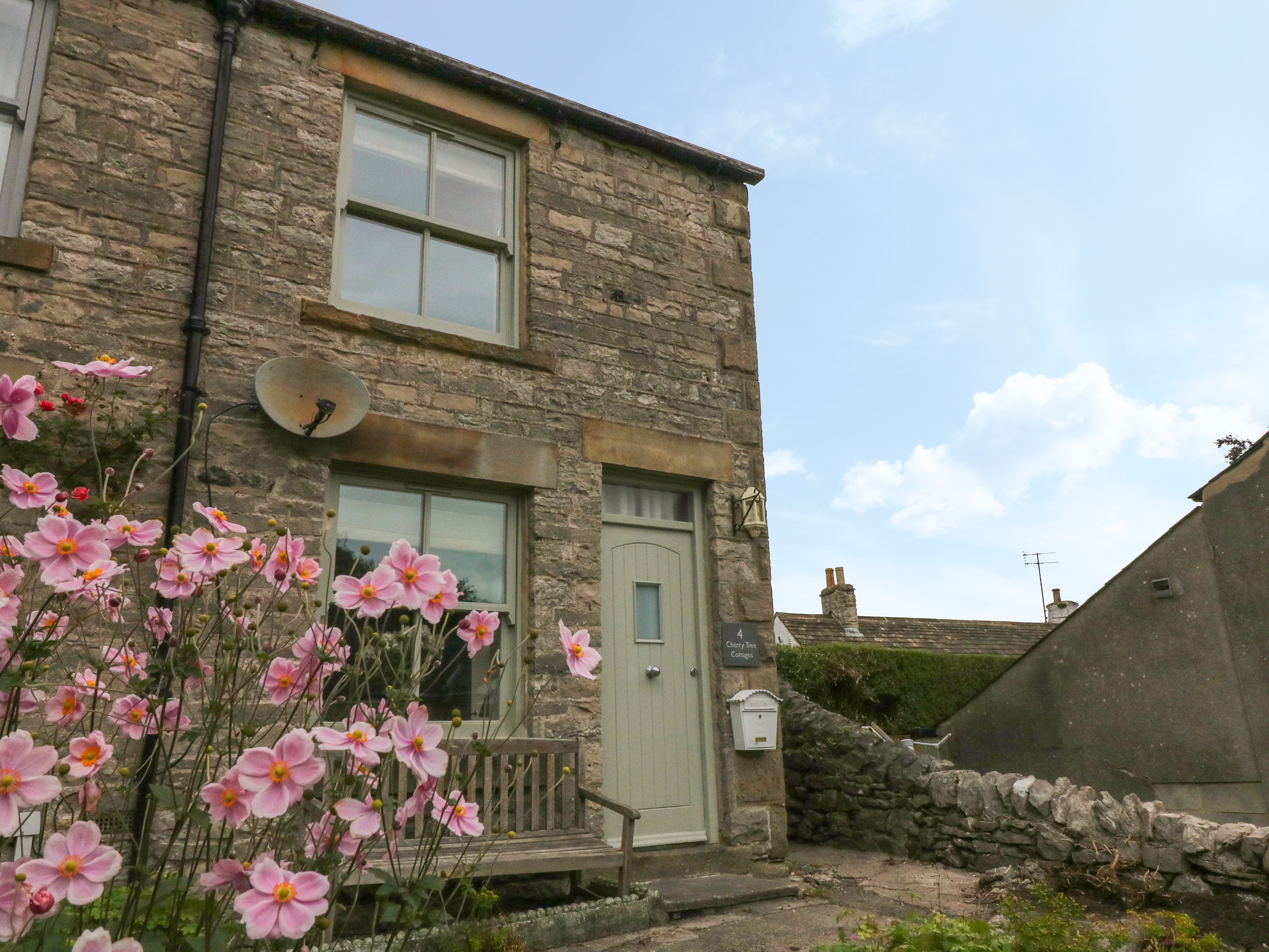 Holiday cottage in Bradwell, Derbyshire - Photo 2