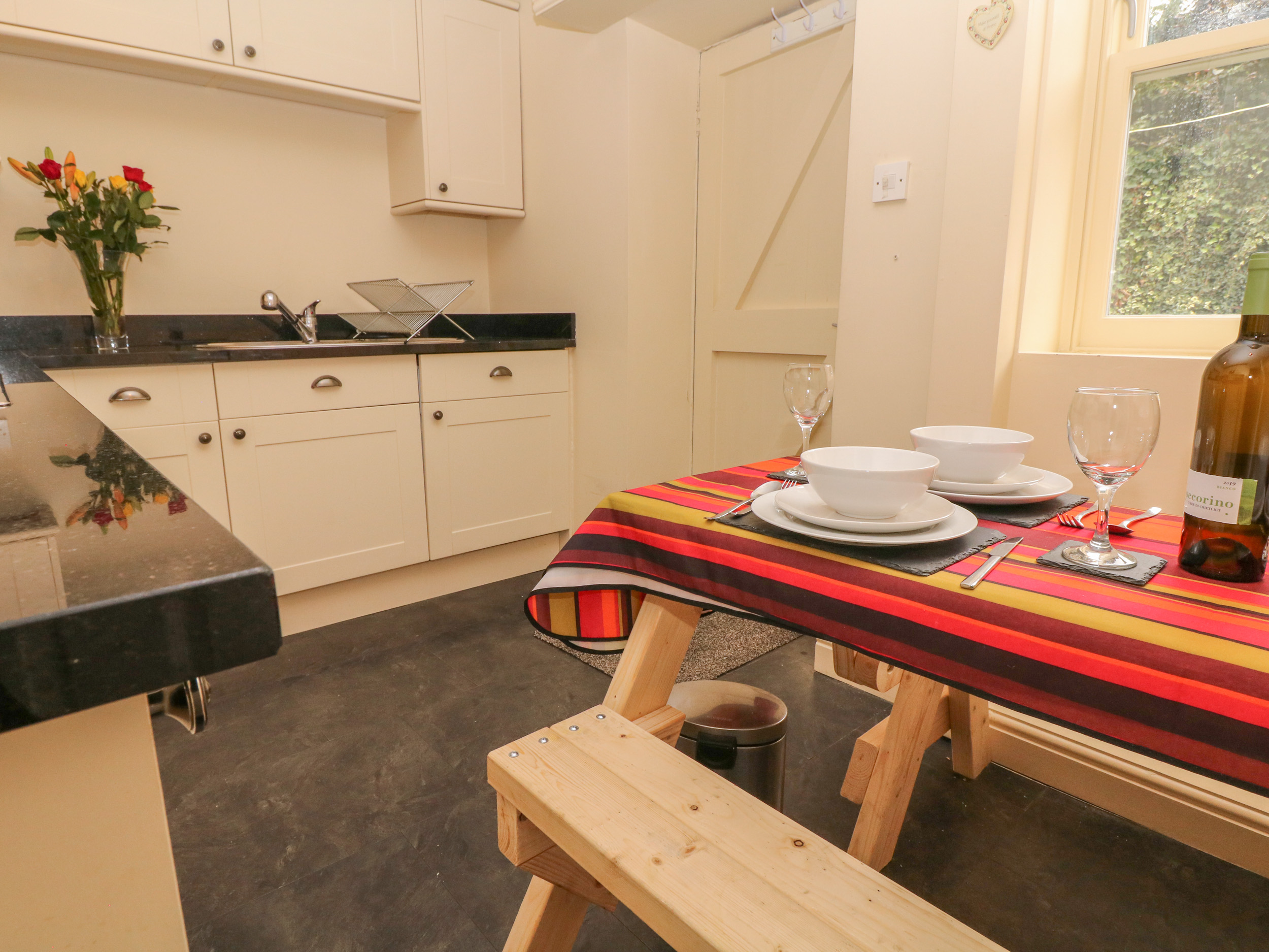 Holiday cottage in Bradwell, Derbyshire - Photo 8