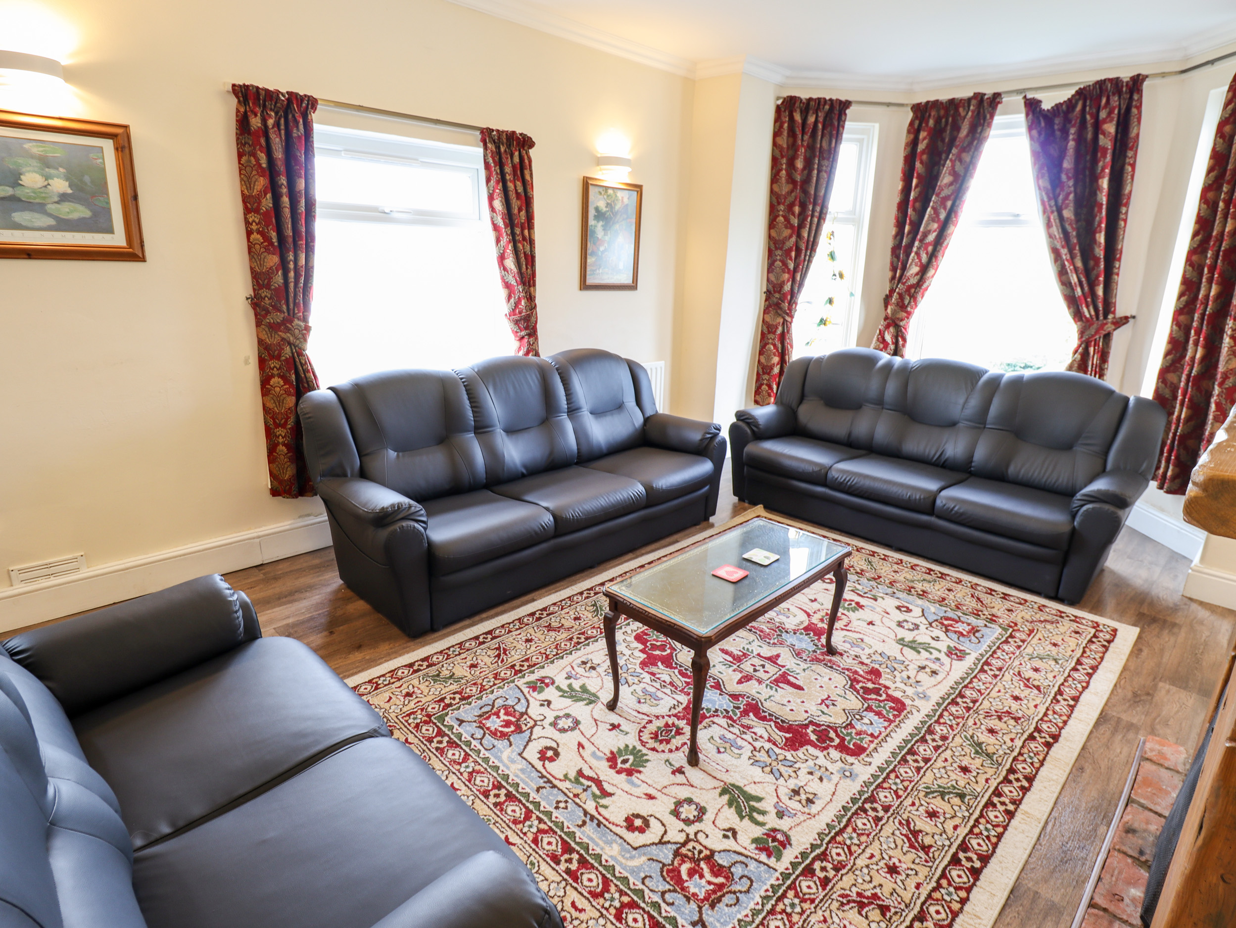 Bank House - Sleeps 18