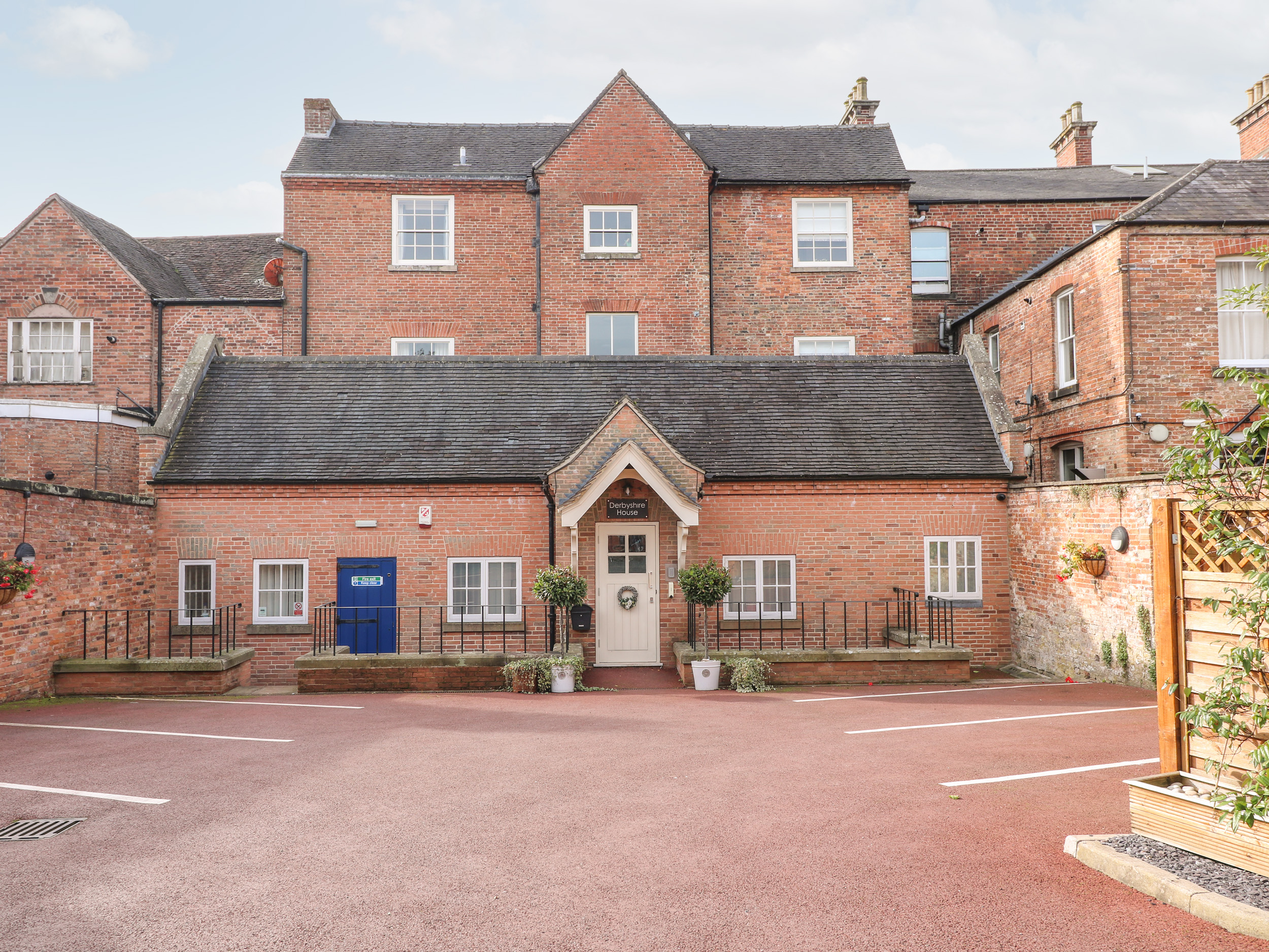 Holiday cottage in Ashbourne, Derbyshire - Photo 2