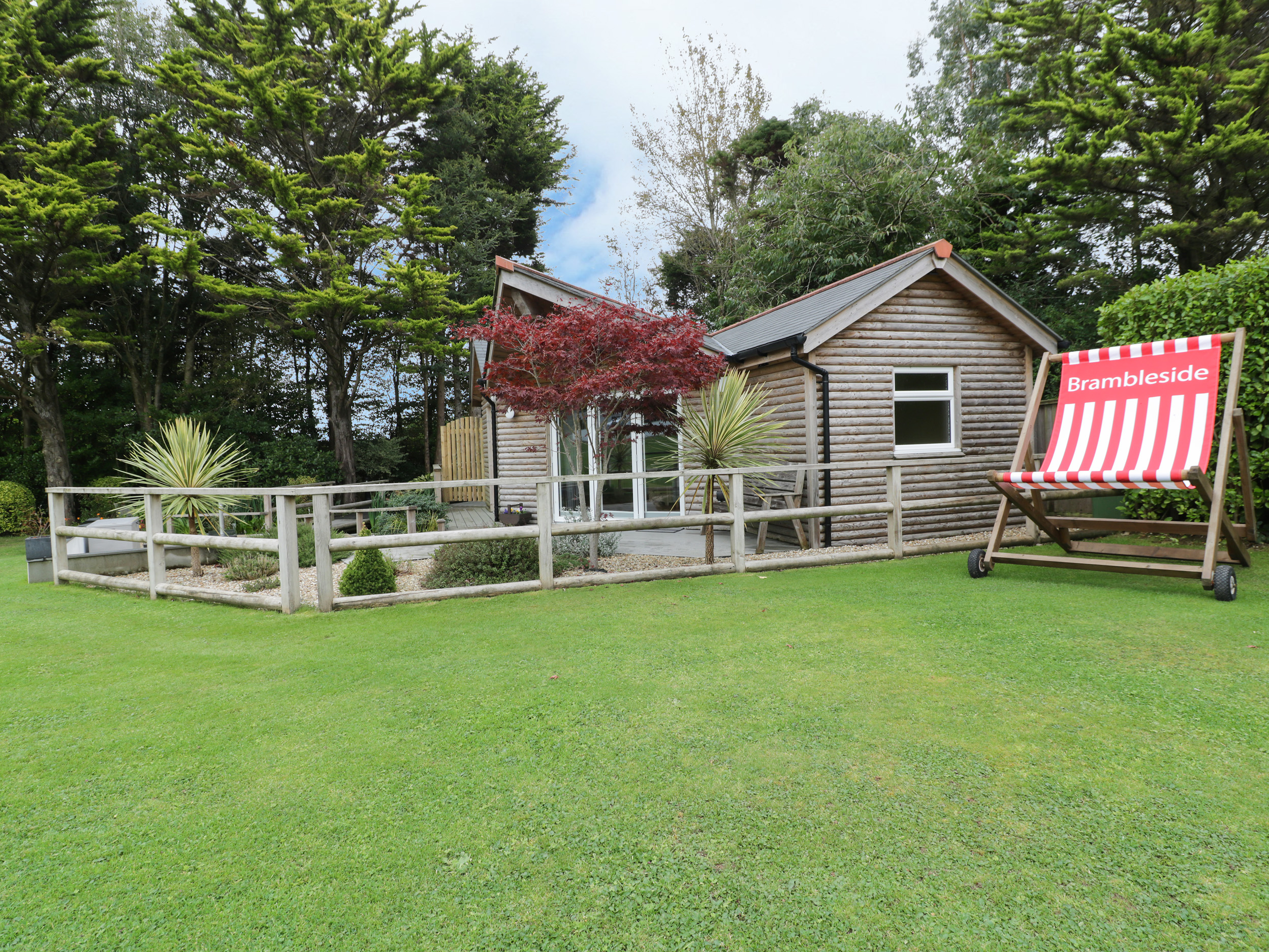 Holiday cottage, Truro (Brambleside Lodge)