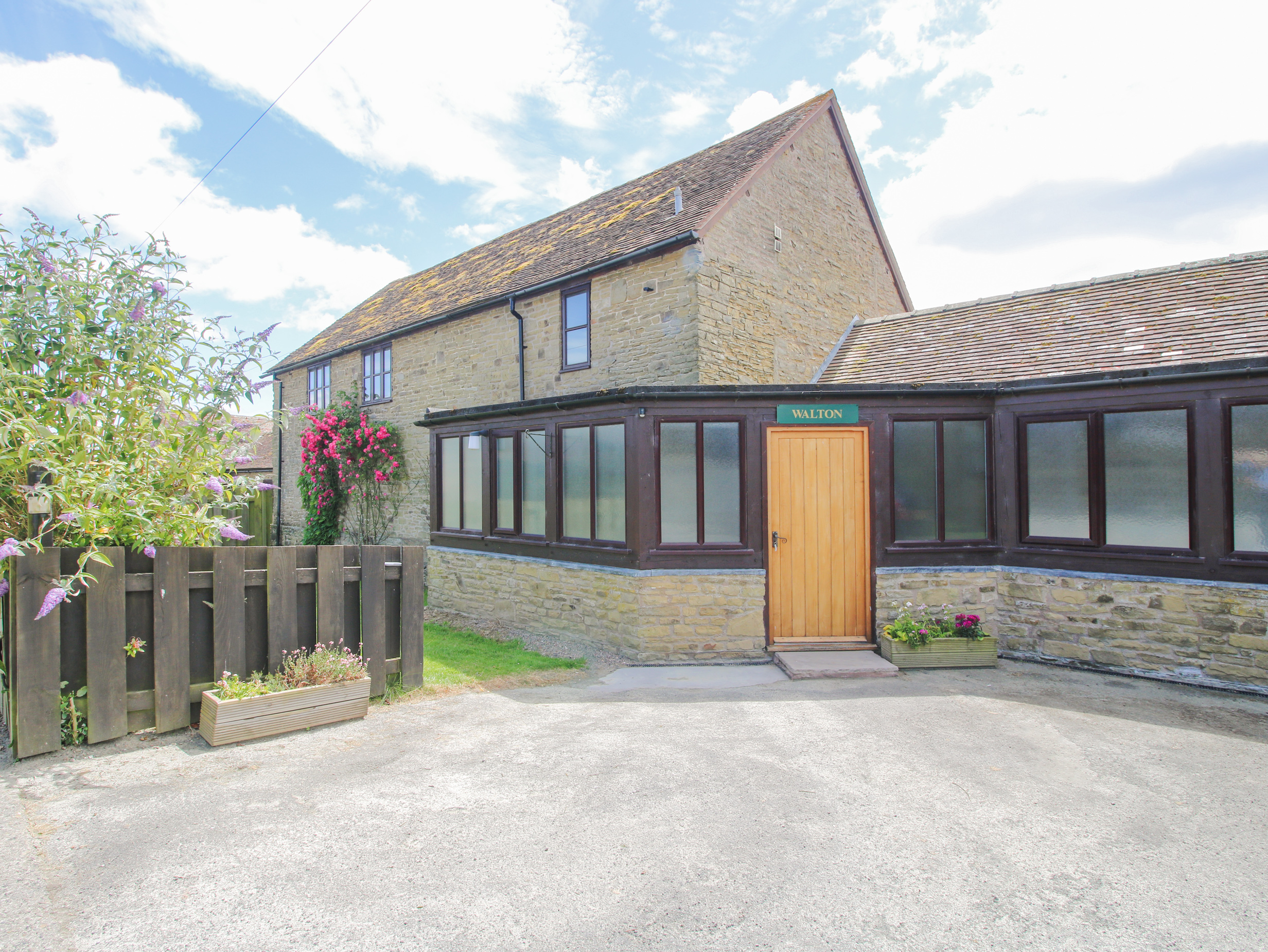 Holiday cottage, Craven Arms ()