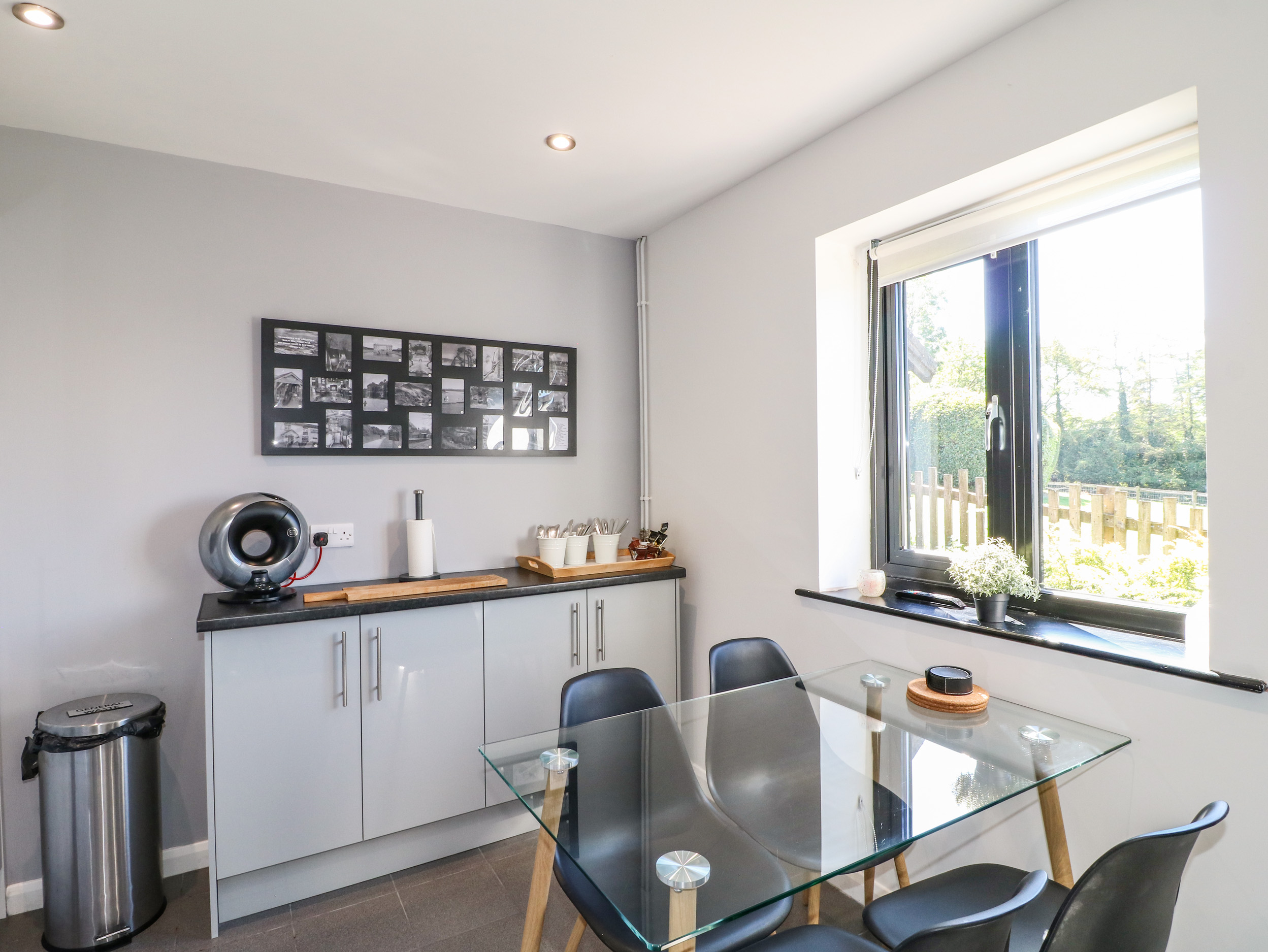 Holiday cottage in Ashbourne, Derbyshire - Photo 9