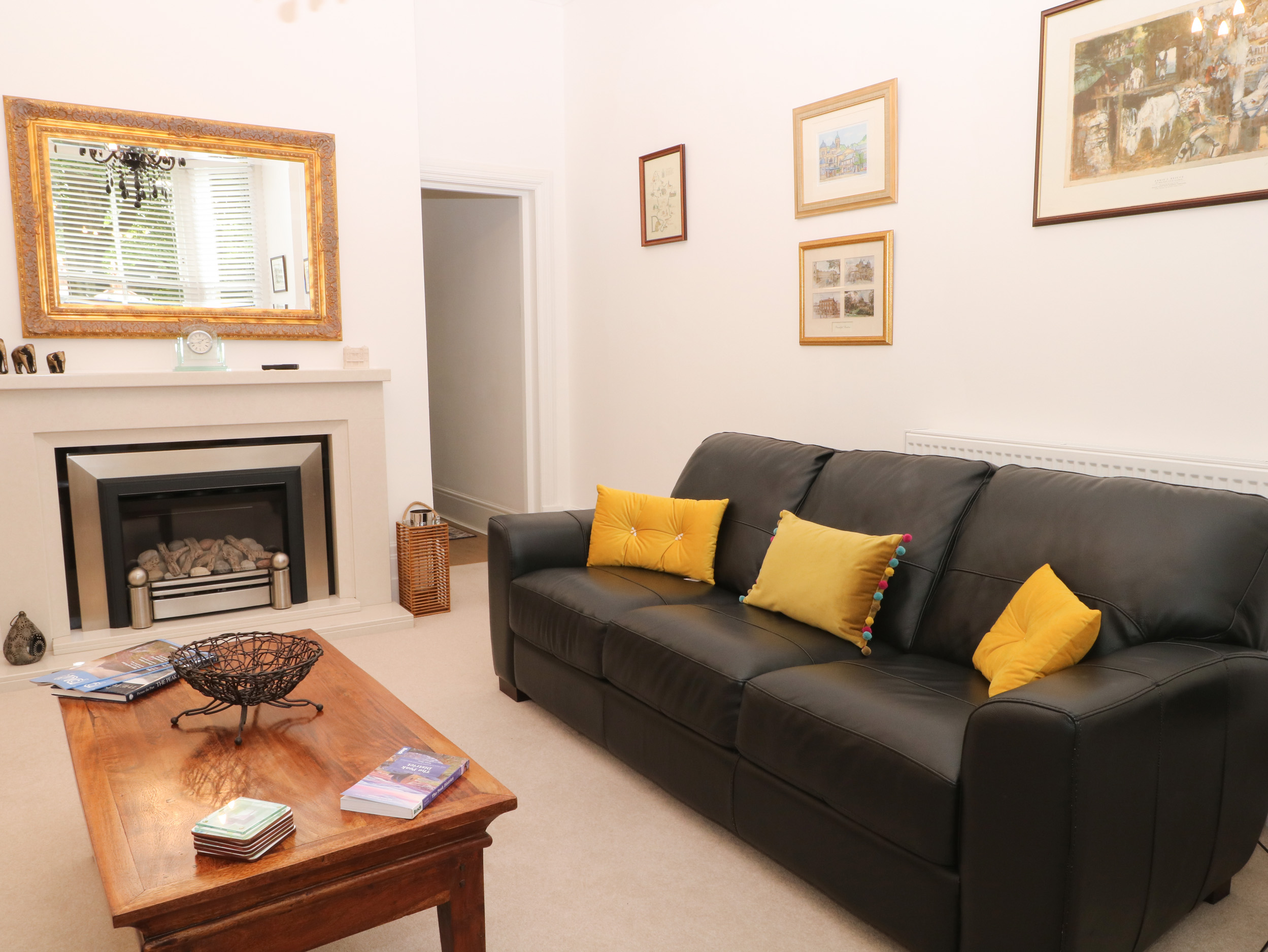 Holiday cottage in Buxton, Derbyshire - Photo 4