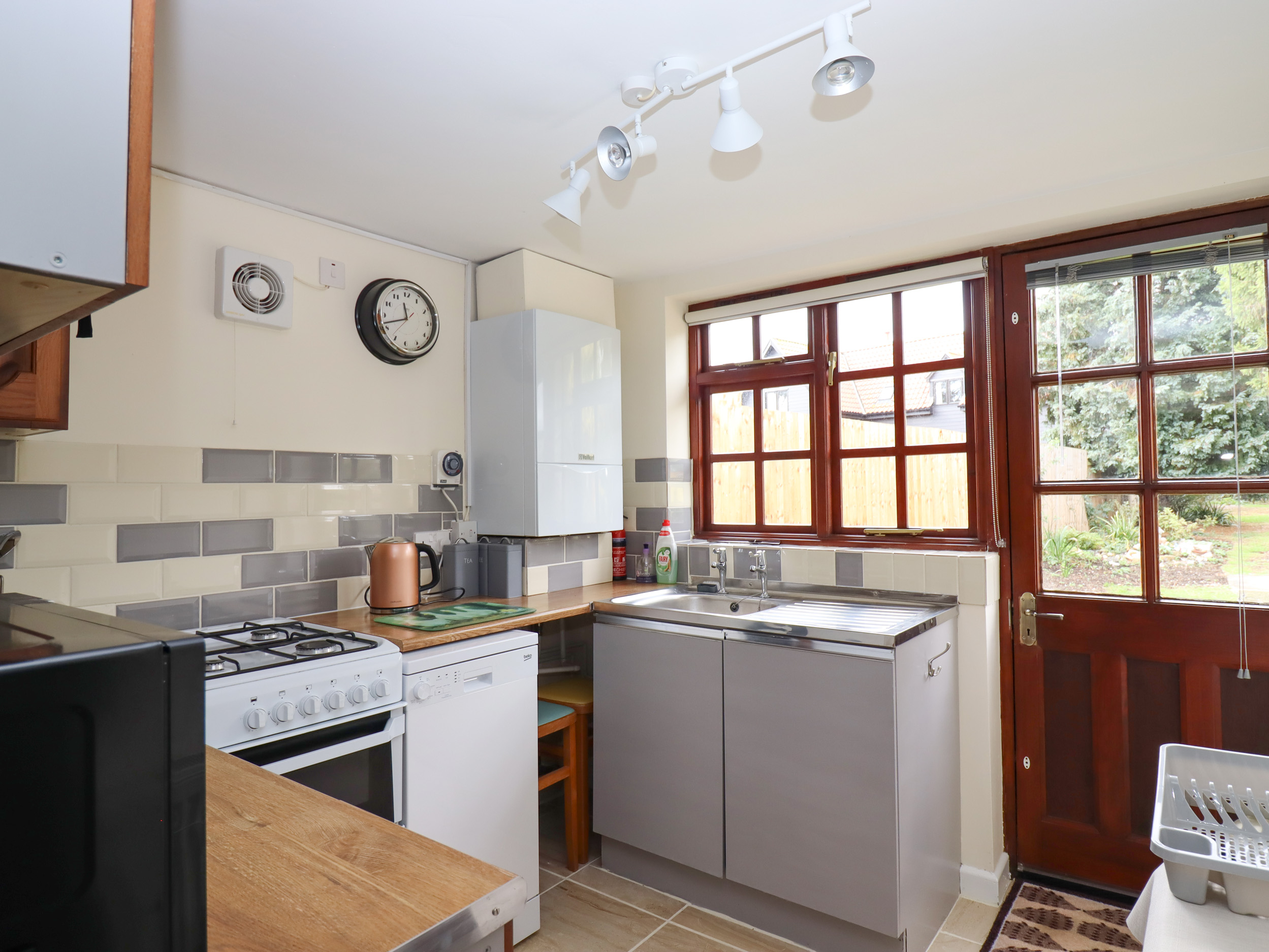 Holiday cottage in Felixstowe, Suffolk - Photo 8