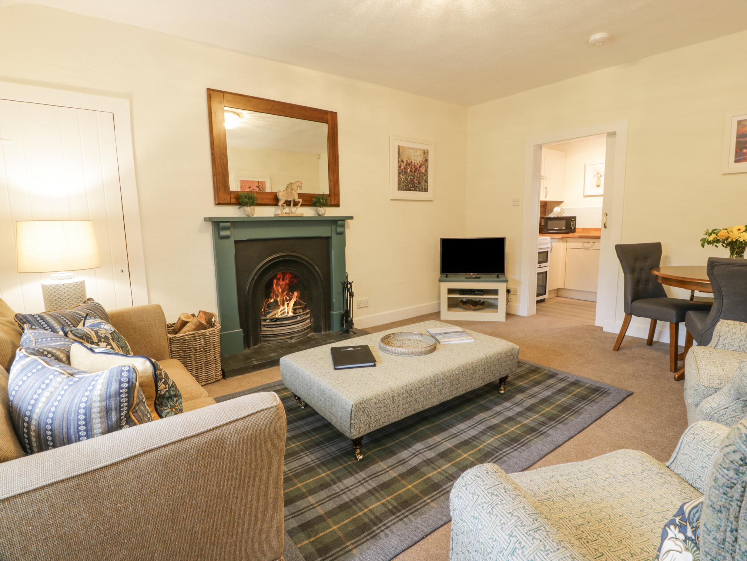 Beechgrove Cottage - Pitmedden Gardens - Sleeps 4