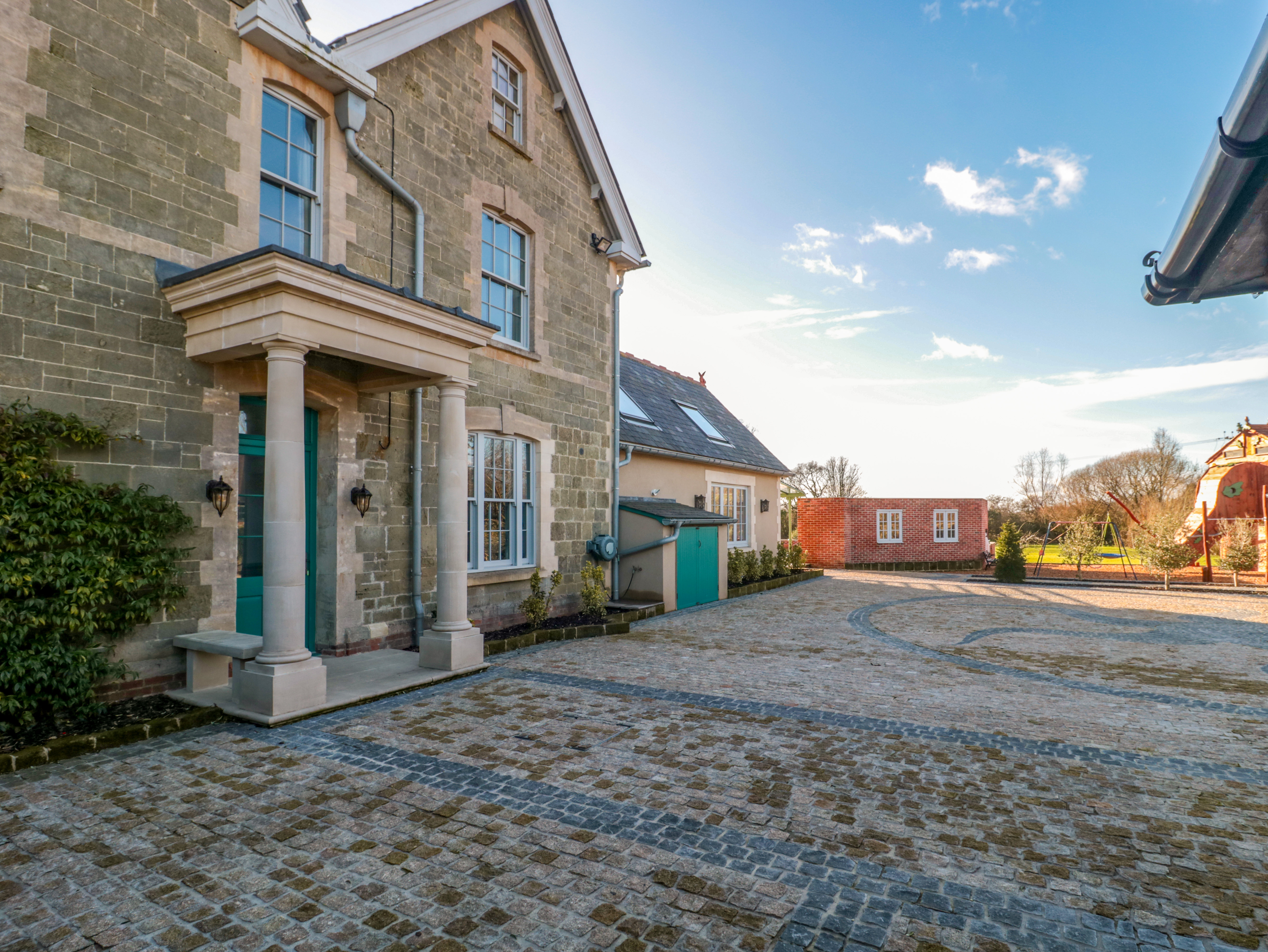 Royal Oak House - Sleeps 14