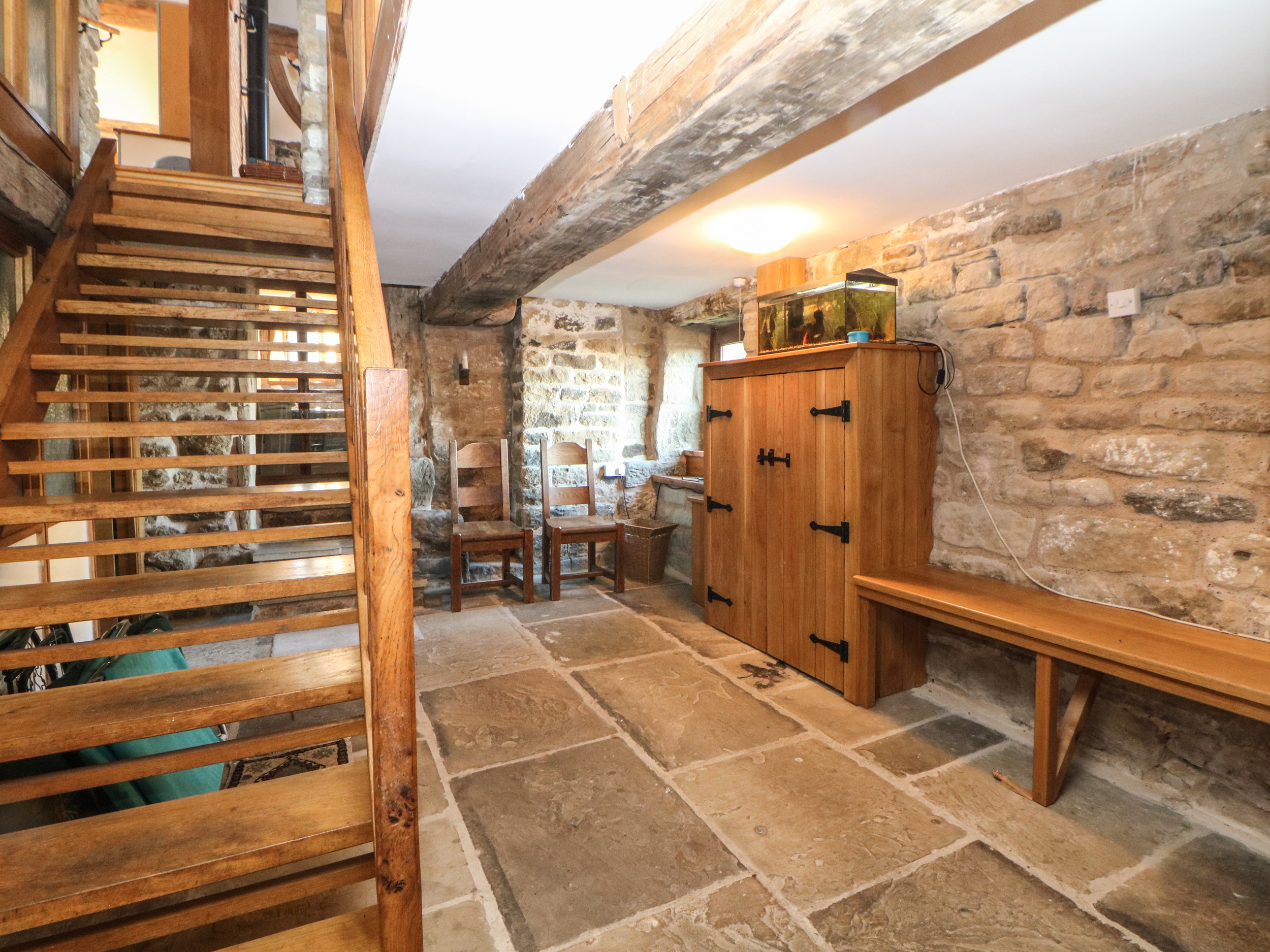 Wyndell Cruck Cottage - Sleeps 9