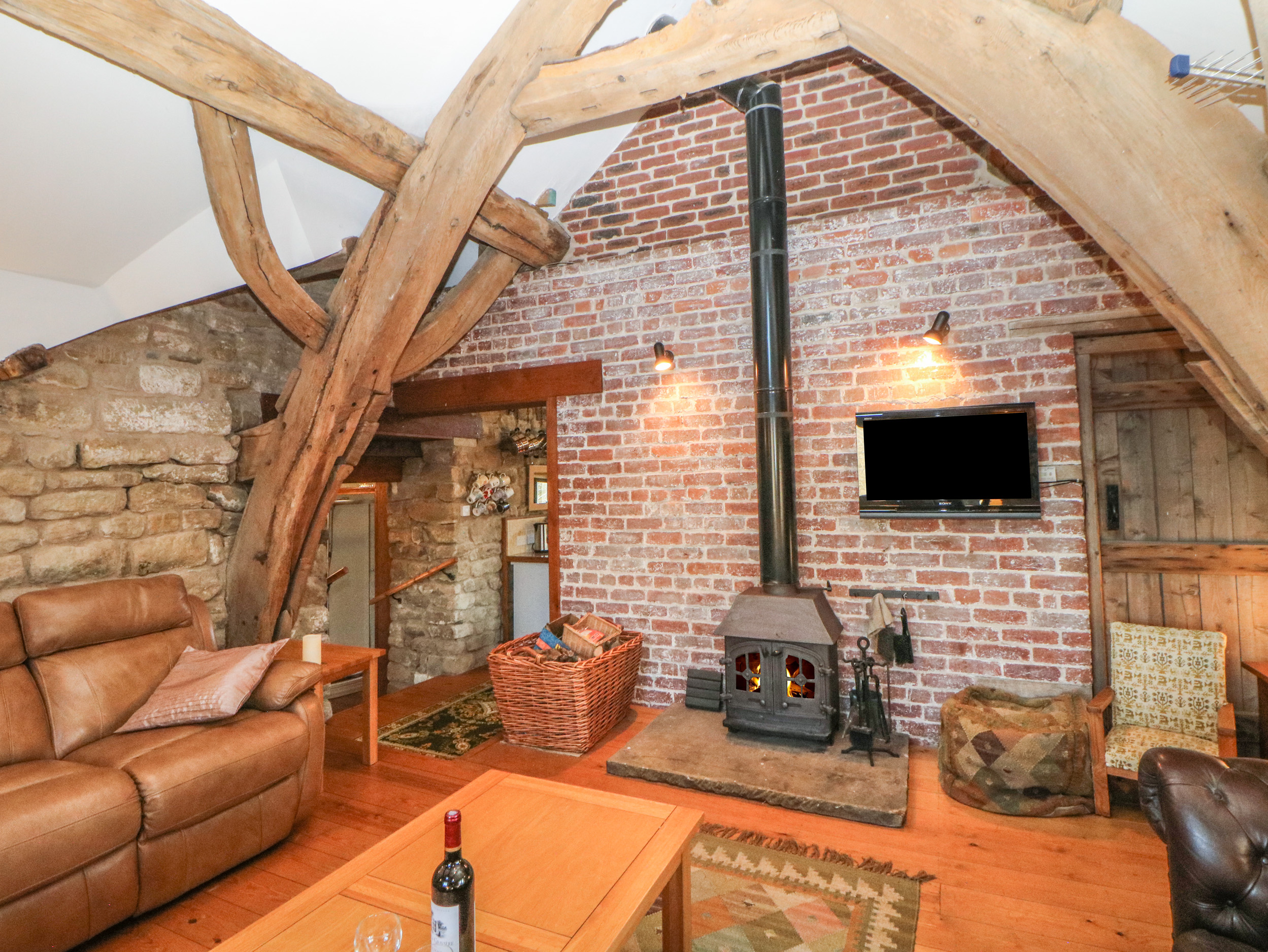 Wyndell Cruck Cottage - Sleeps 9