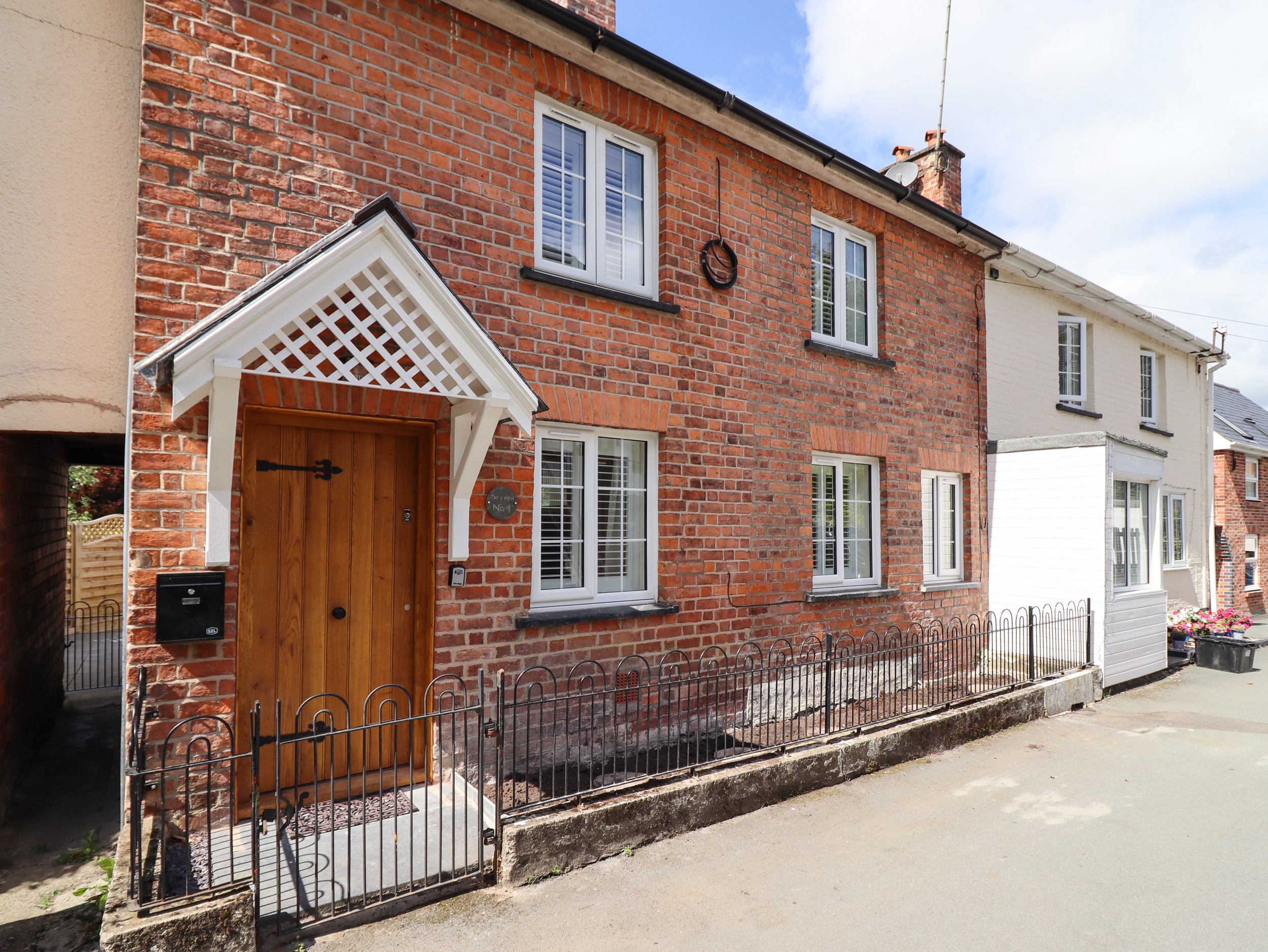 Holiday cottage, Llanfair Caereinion (Tan Y Ddol)