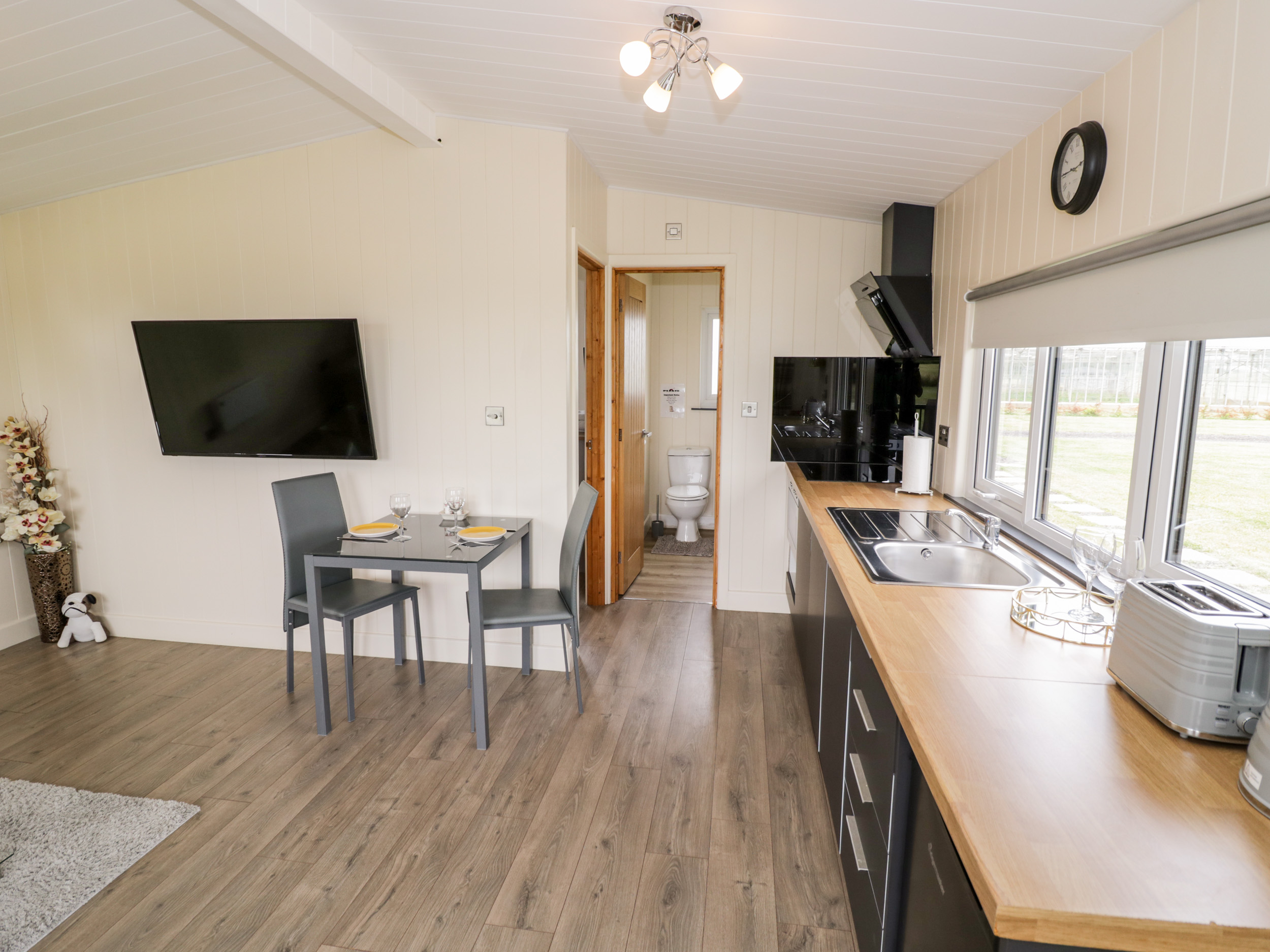Holiday cottage in Honeybourne, Worcestershire - Photo 9