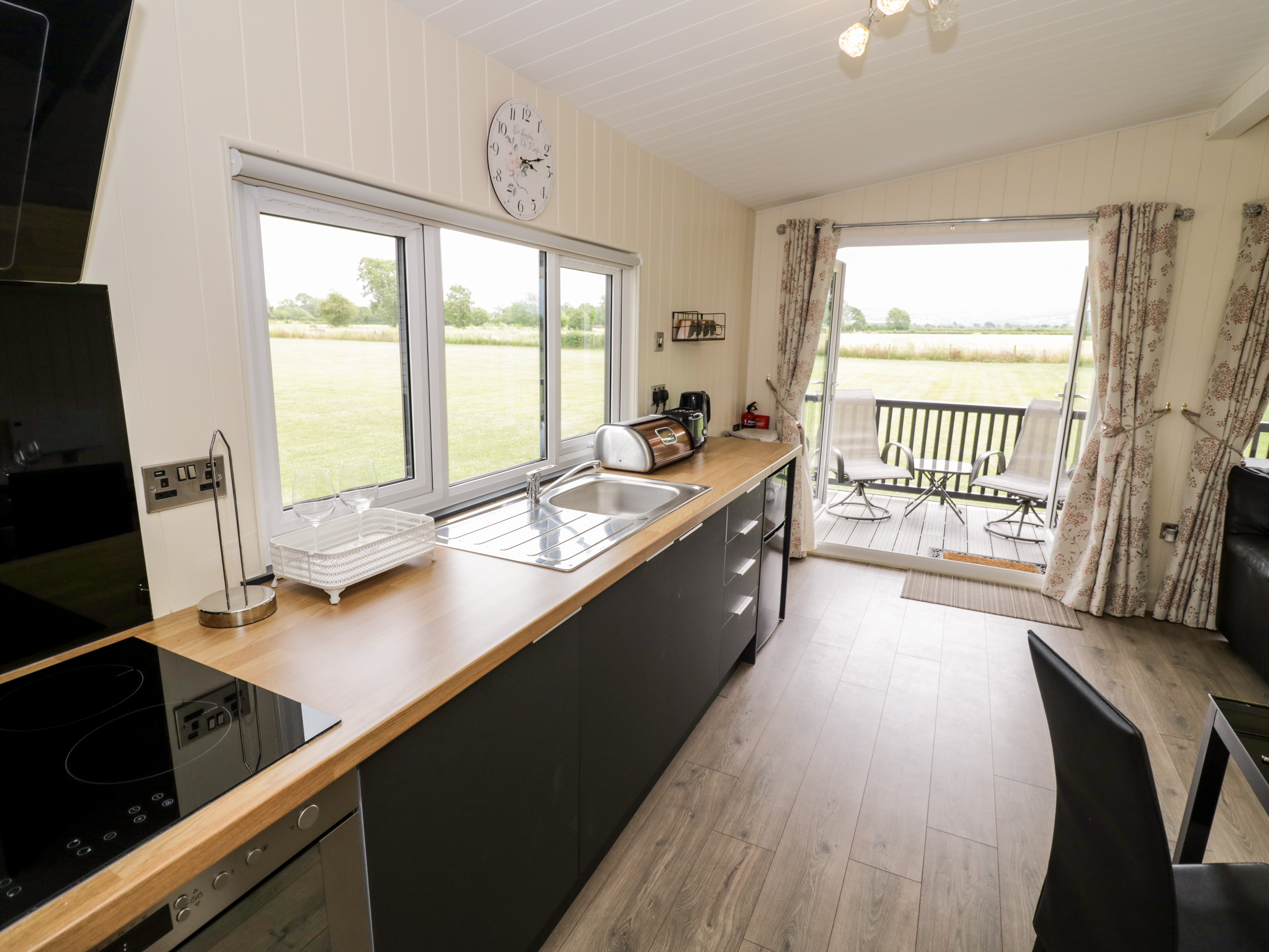Holiday cottage in Honeybourne, Worcestershire - Photo 8