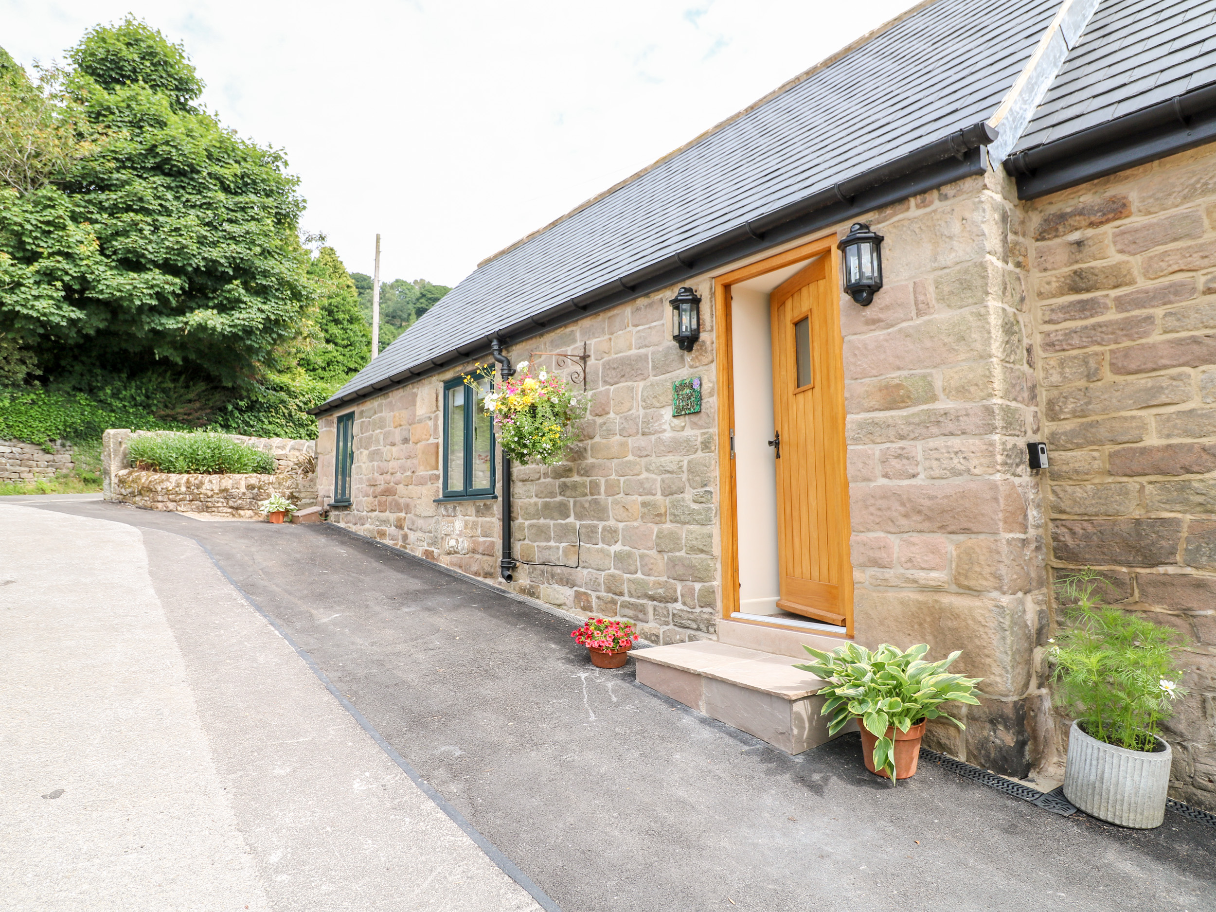 Holiday cottage in Darley Dale, Derbyshire - Photo 2