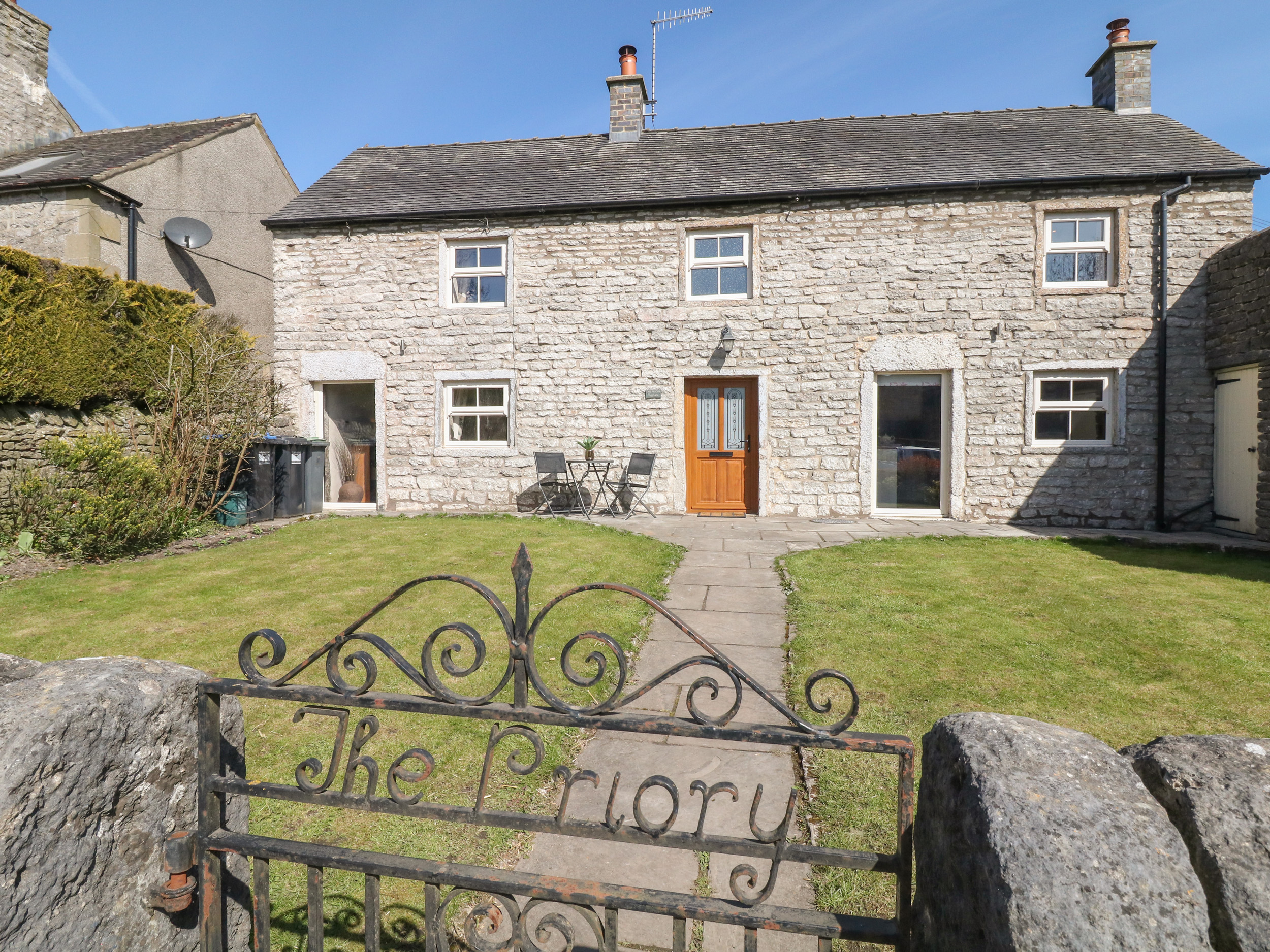 Holiday cottage in Monyash, Derbyshire - Photo 1