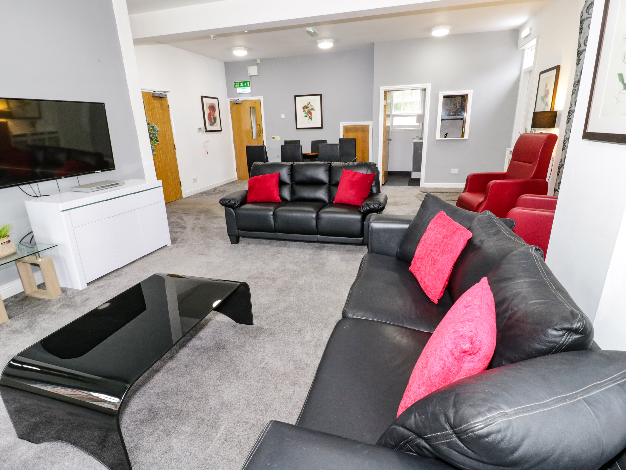 Plas Coch - Sleeps 26