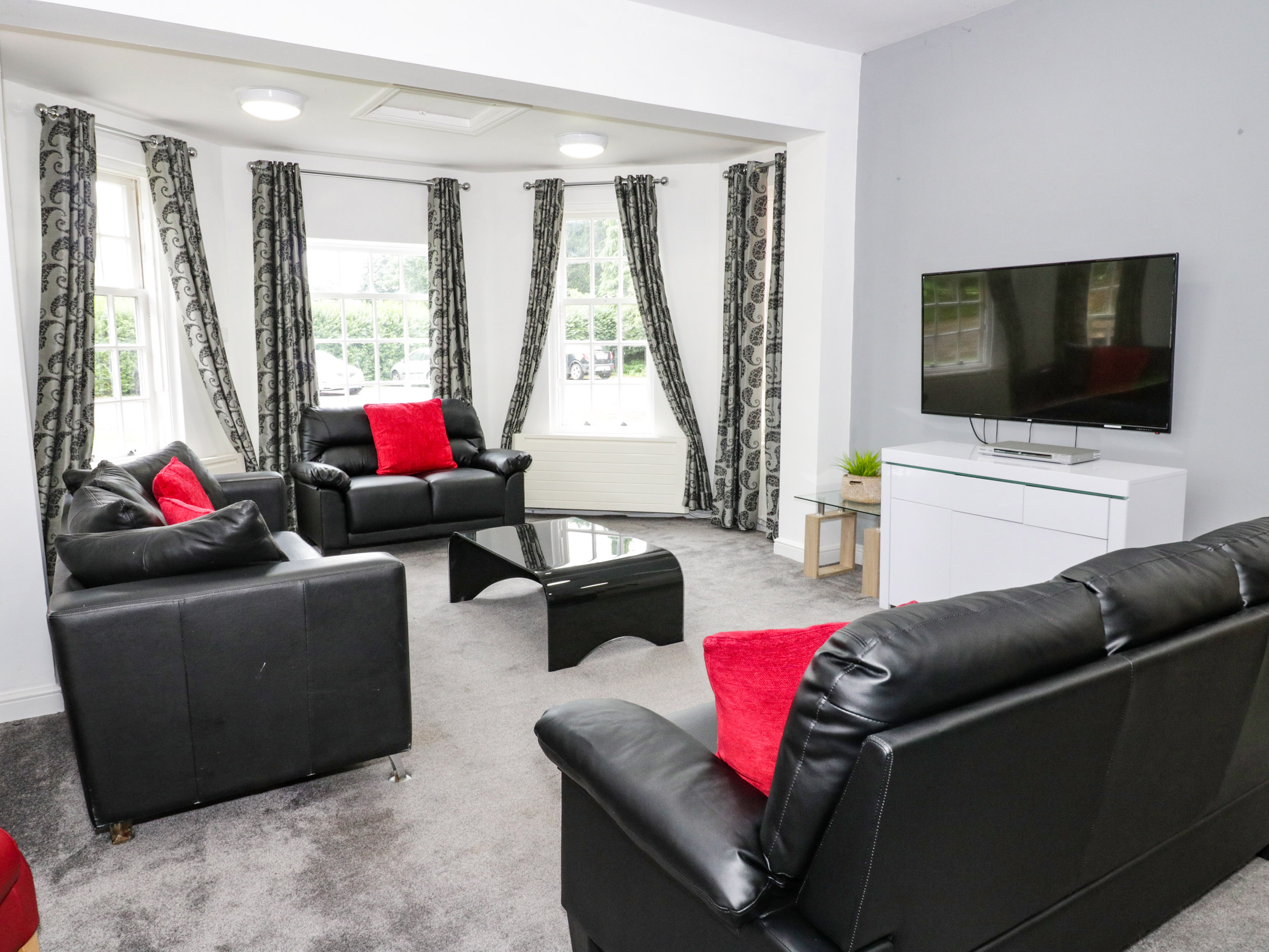 Plas Coch - Sleeps 26
