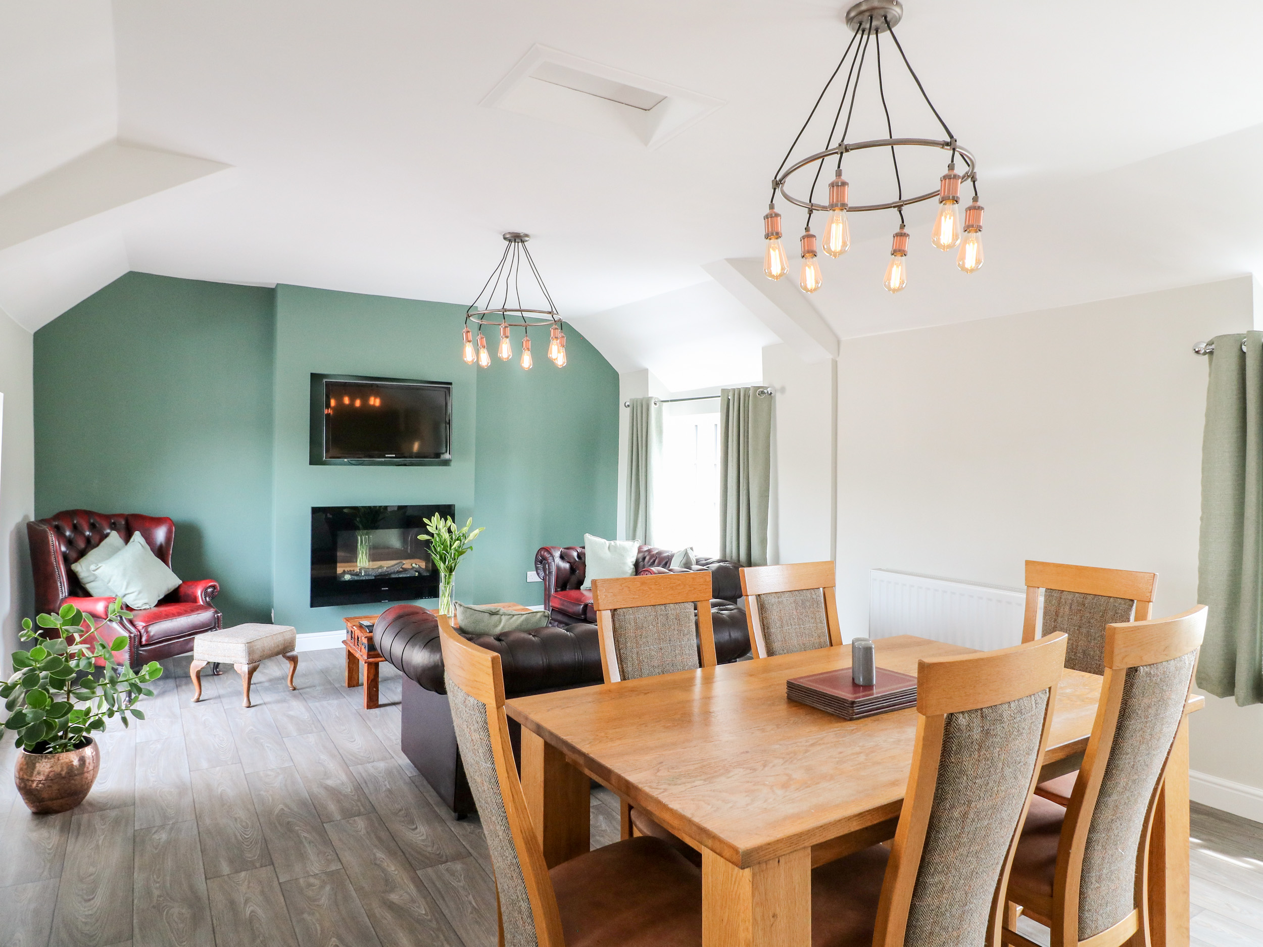 Holiday cottage in Clay Cross, Derbyshire - Photo 4