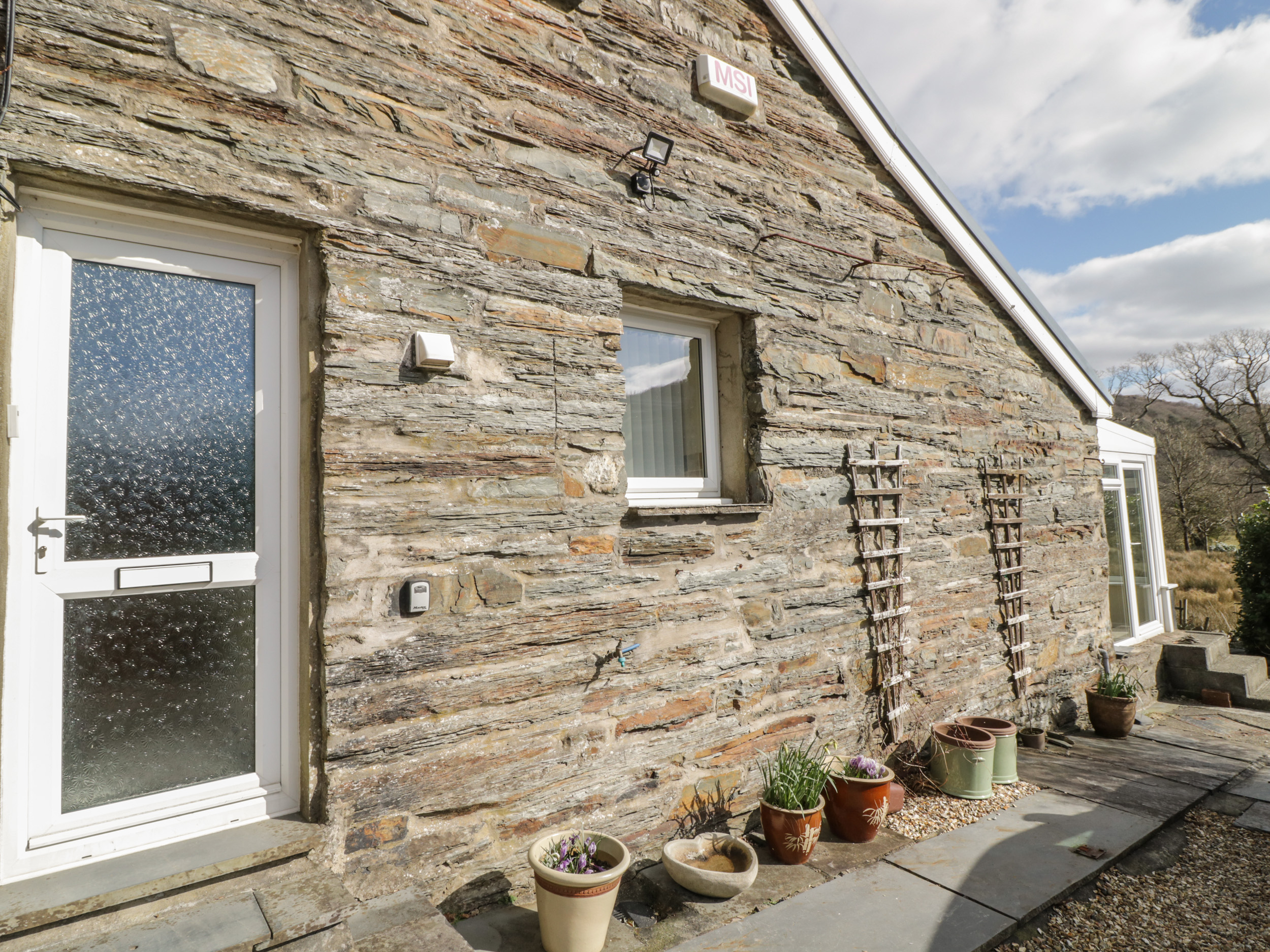 Holiday cottage, Penrhyndeudraeth (The Old Smithy Cottage)