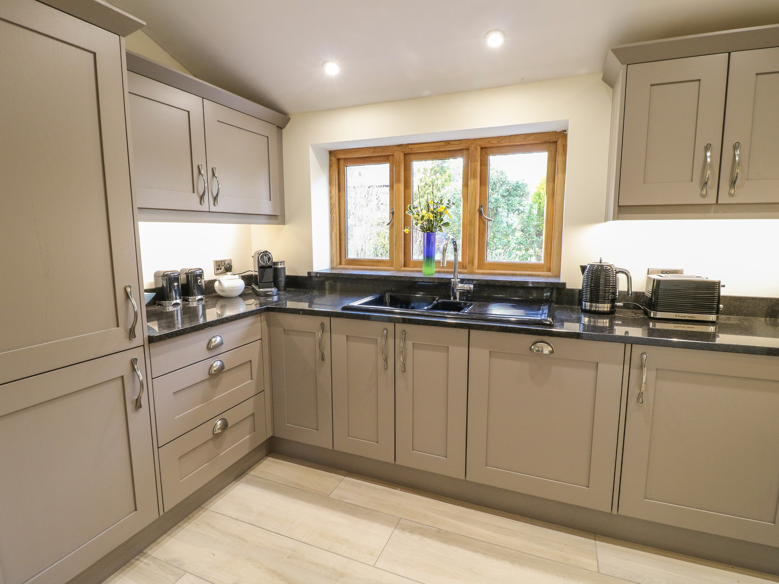 Holiday cottage in Ashbourne, Derbyshire - Photo 11
