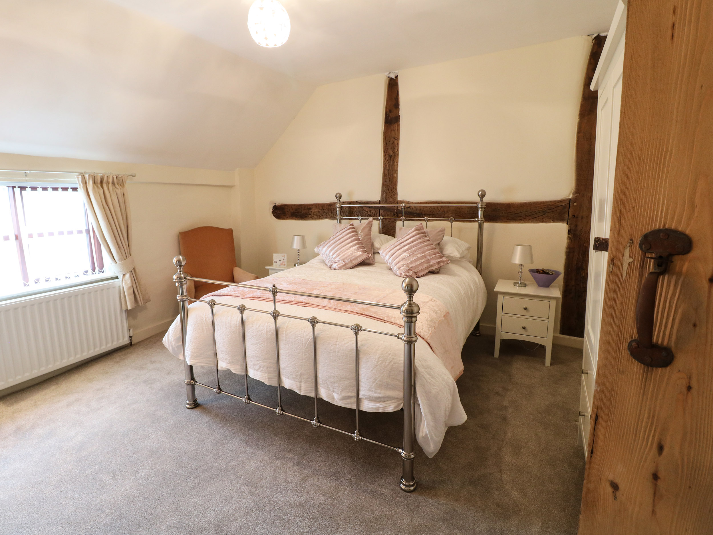 Holiday cottage in Ilkeston, Derbyshire - Photo 11
