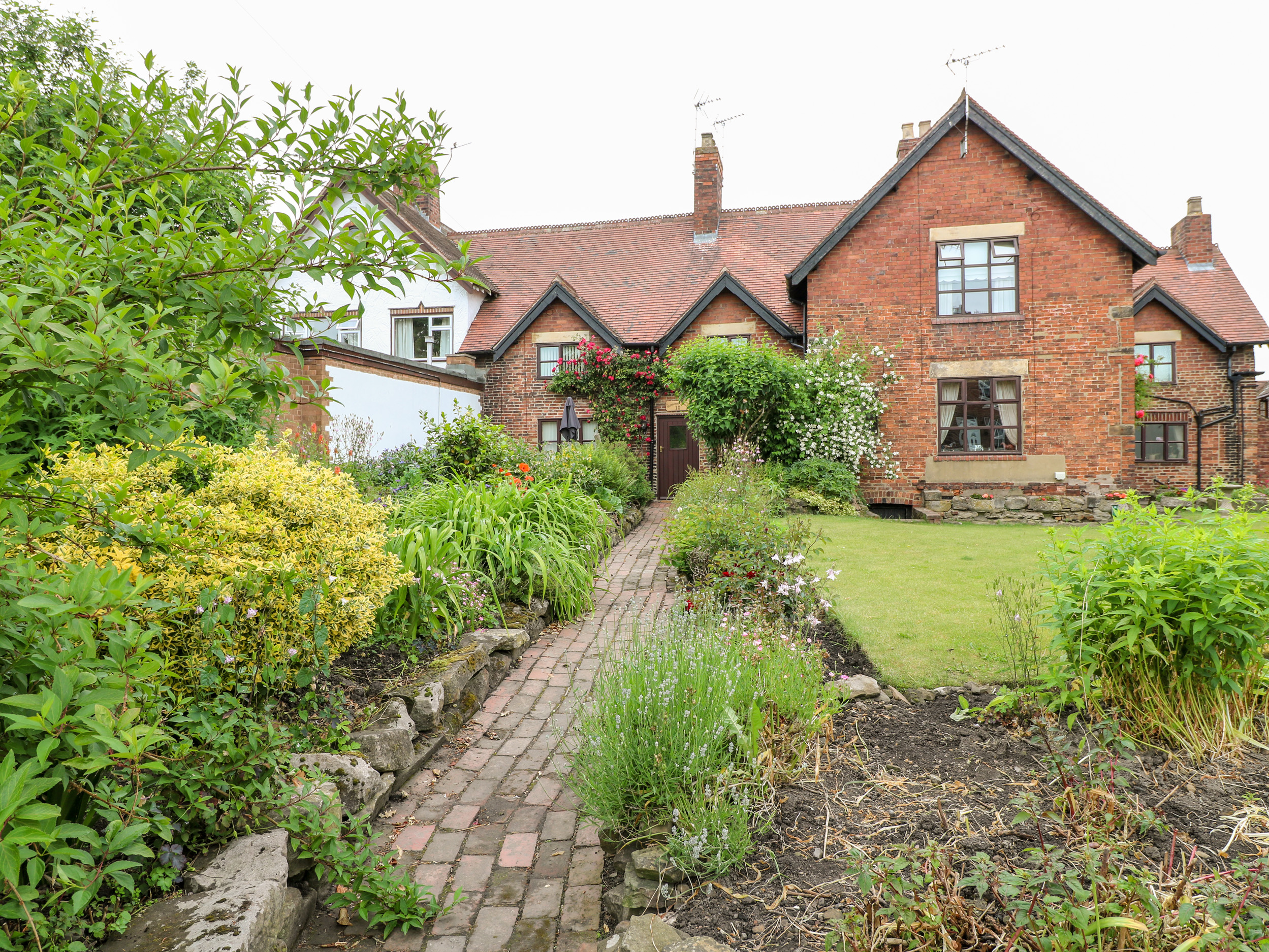 Holiday cottage in Ilkeston, Derbyshire - Photo 2