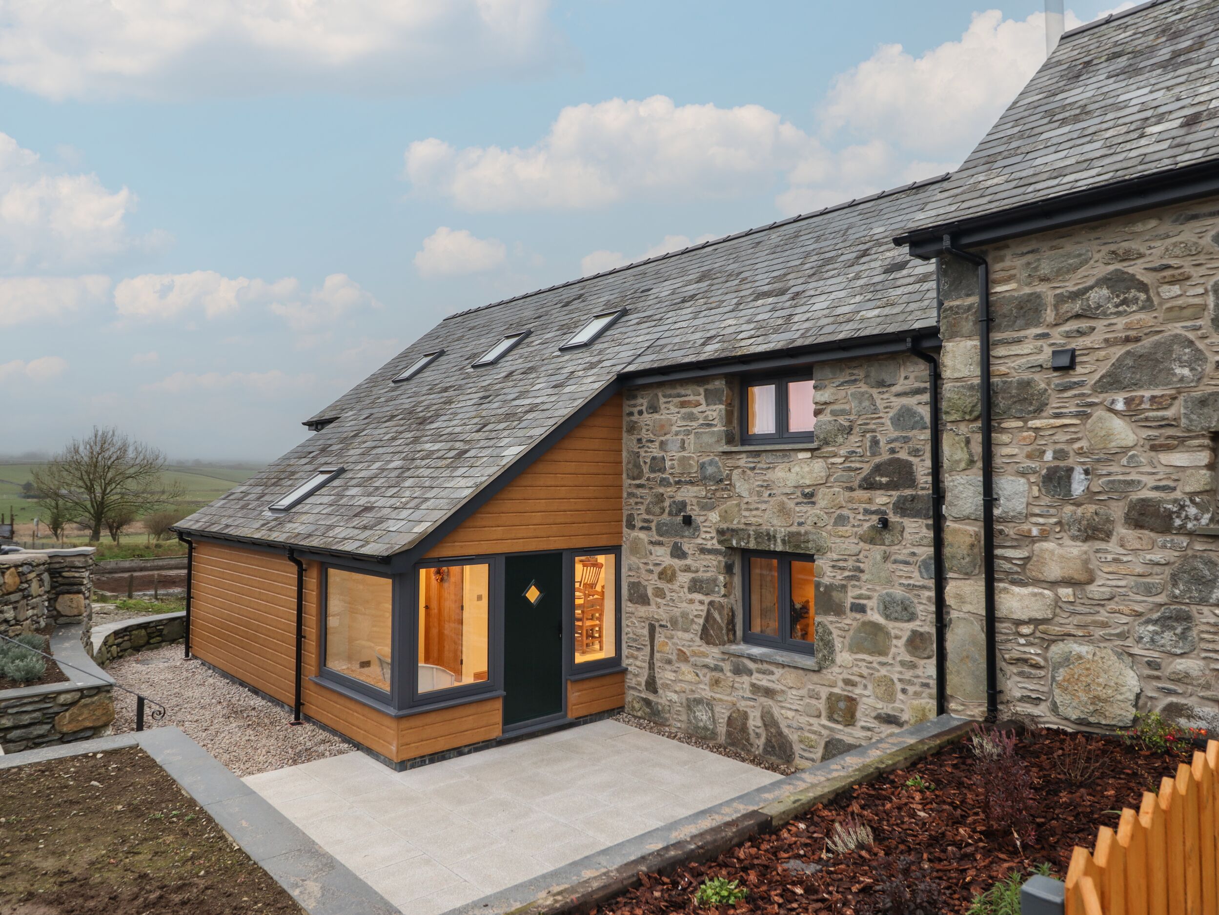 Merddwr - Sleeps 14