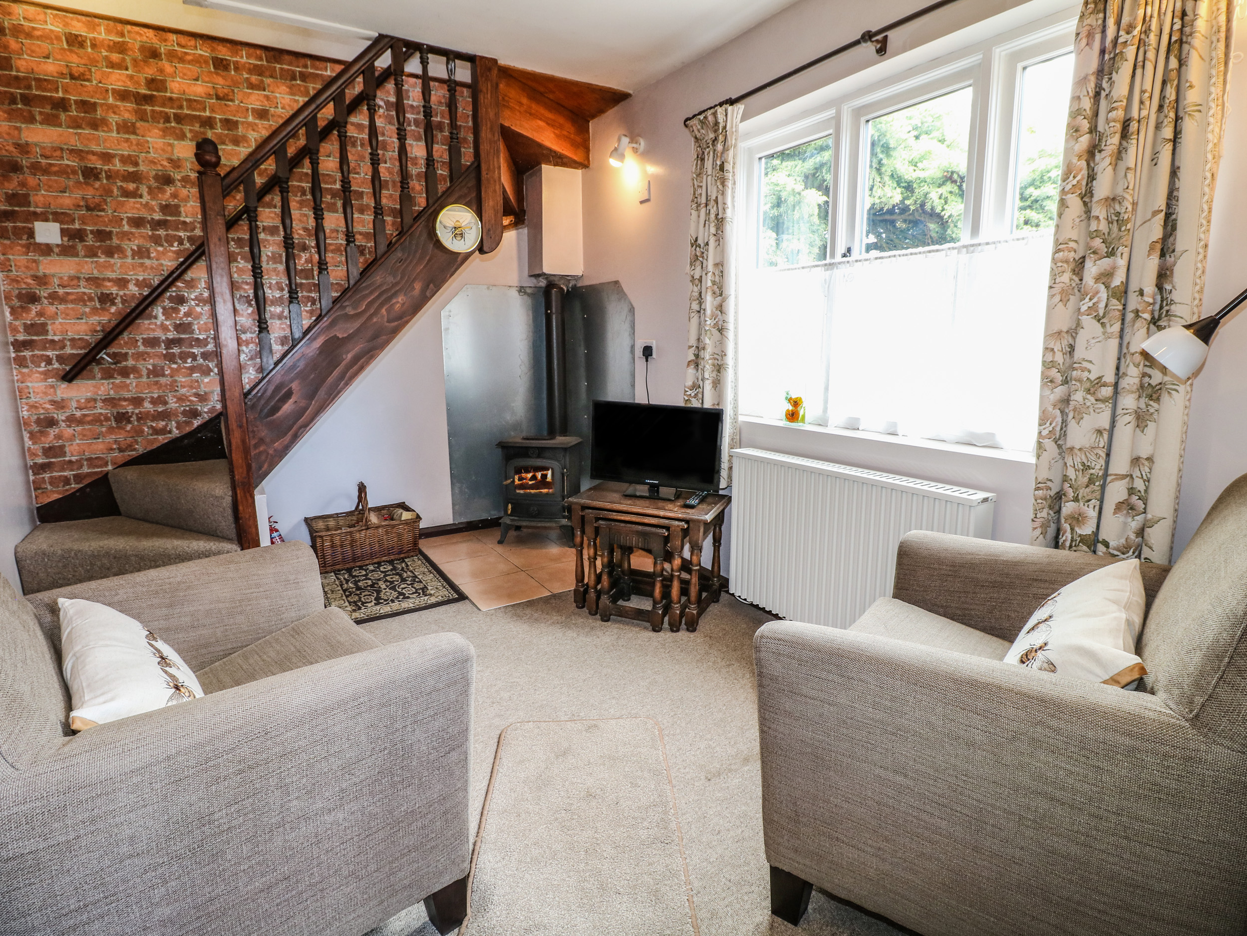 Holiday cottage in Doveridge, Derbyshire - Photo 2
