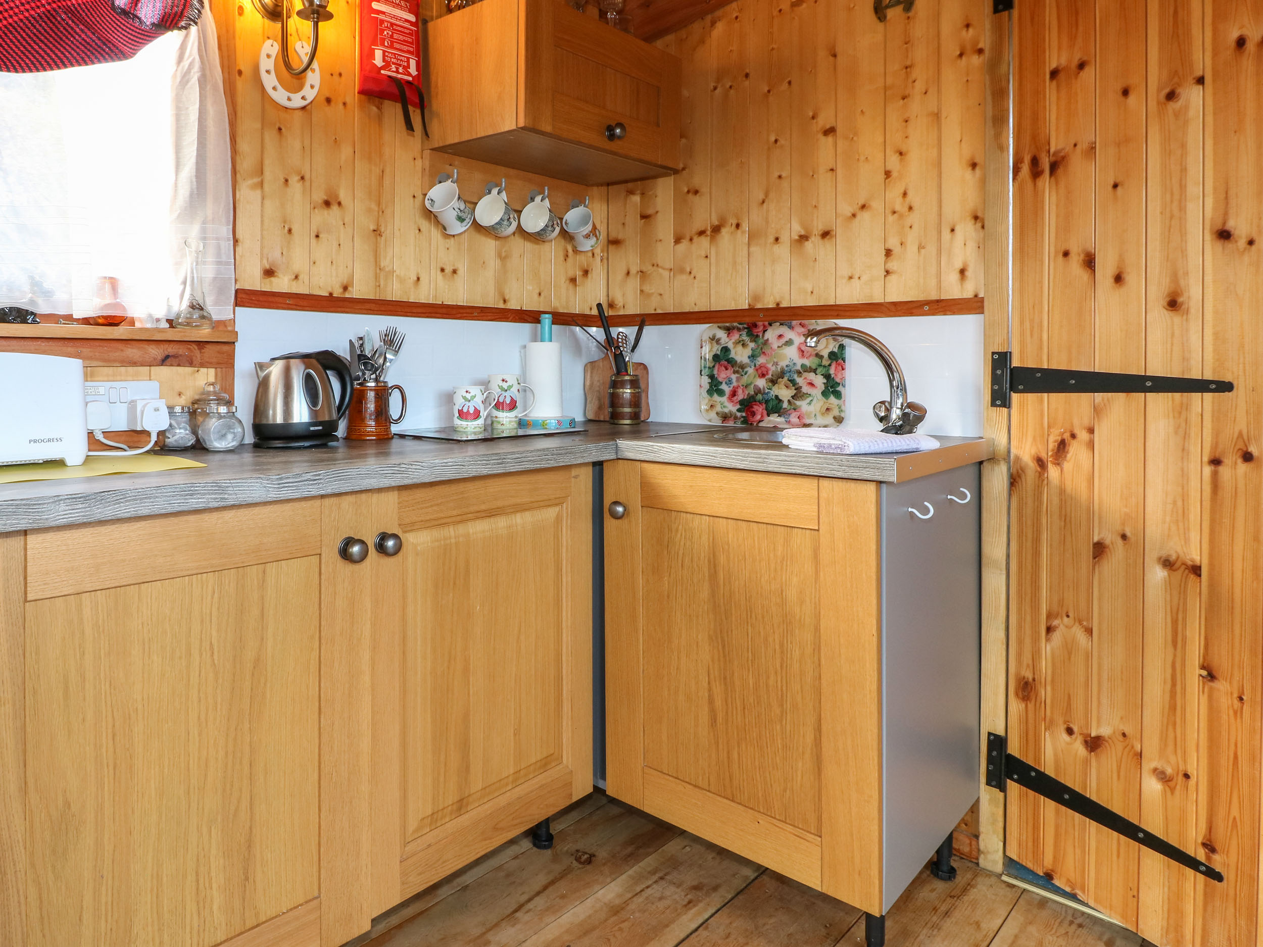 Holiday cottage in Wirksworth, Derbyshire - Photo 4