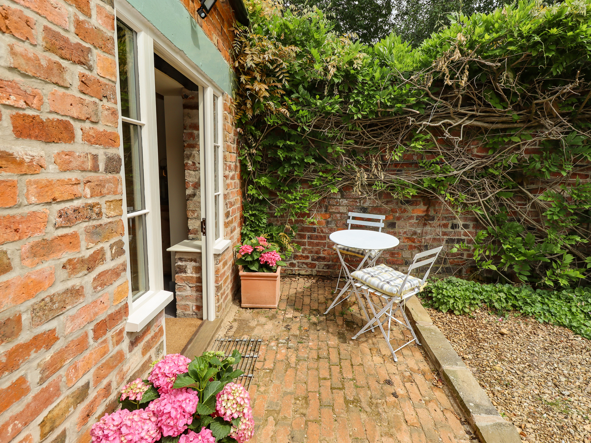 The Old Mower Shed - Sleeps 2