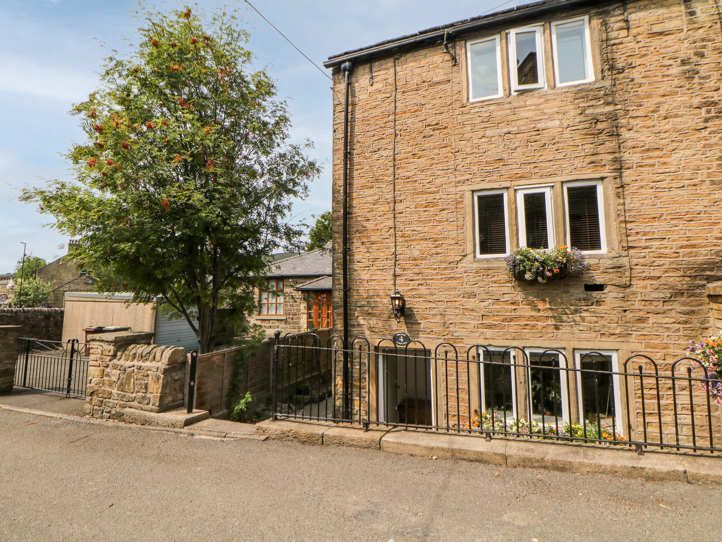 Holiday cottage in Hayfield, Derbyshire - Photo 1