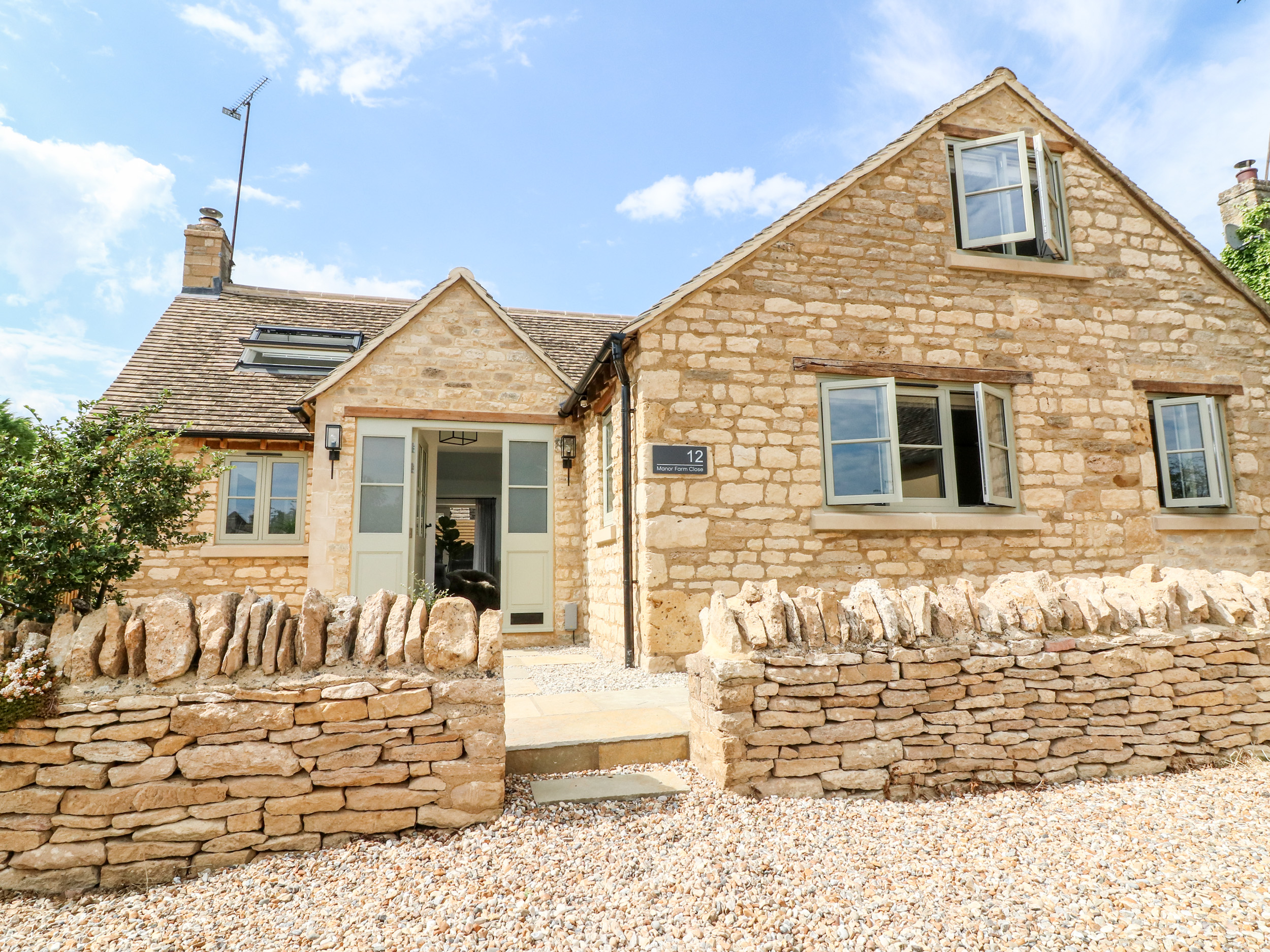 Holiday cottage, Kingham (12 Manor Farm Close)